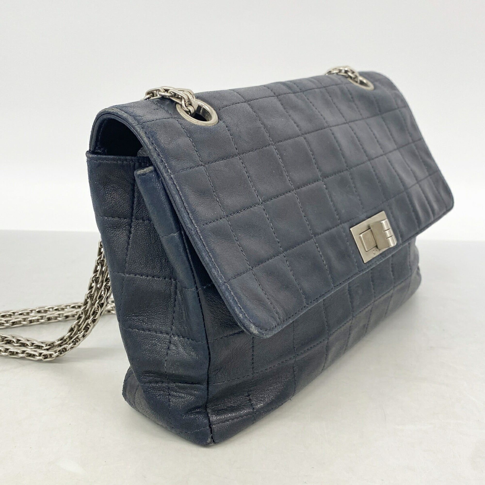 Leather Shoulder Bag (Pre-Owned) - Chanel - Modalova