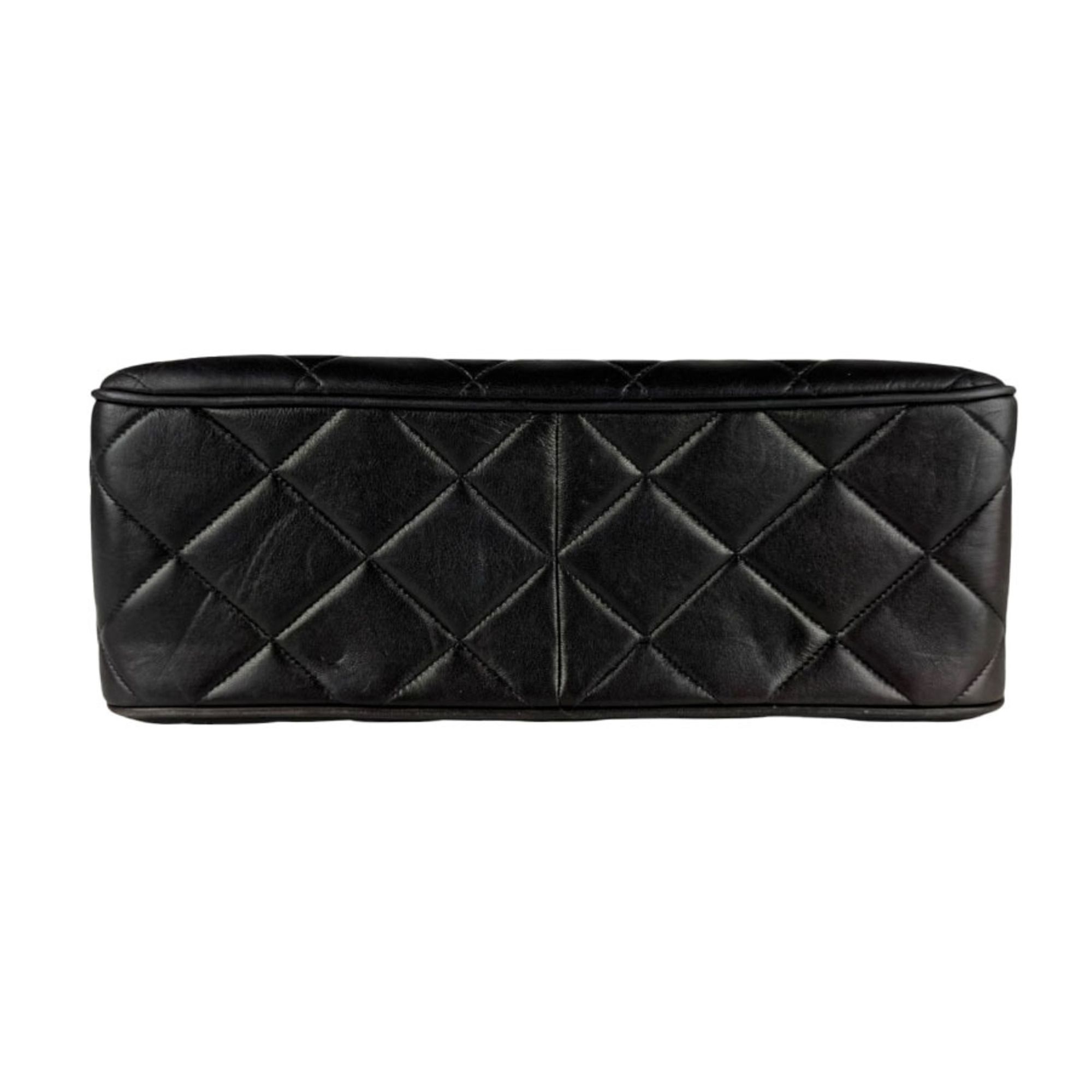Leather Shoulder Bag (Pre-Owned) - Chanel - Modalova