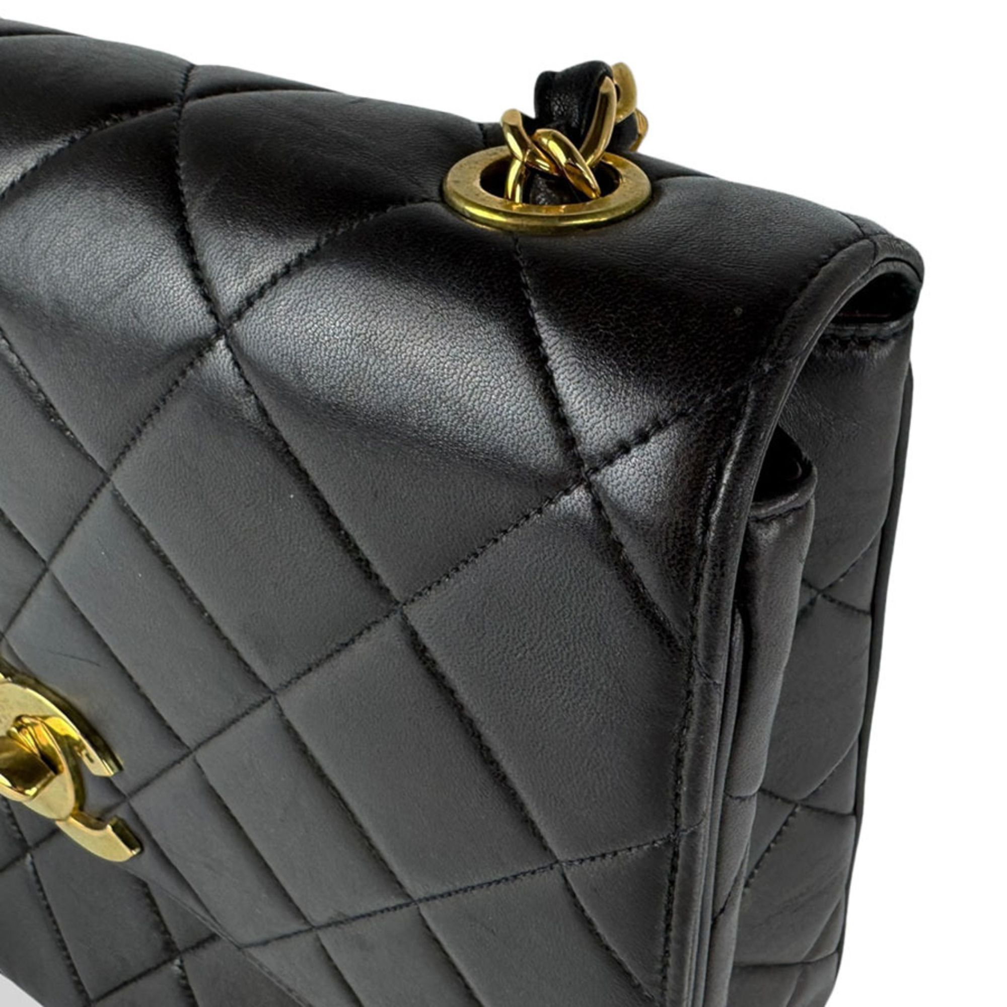 Leather Shoulder Bag (Pre-Owned) - Chanel - Modalova