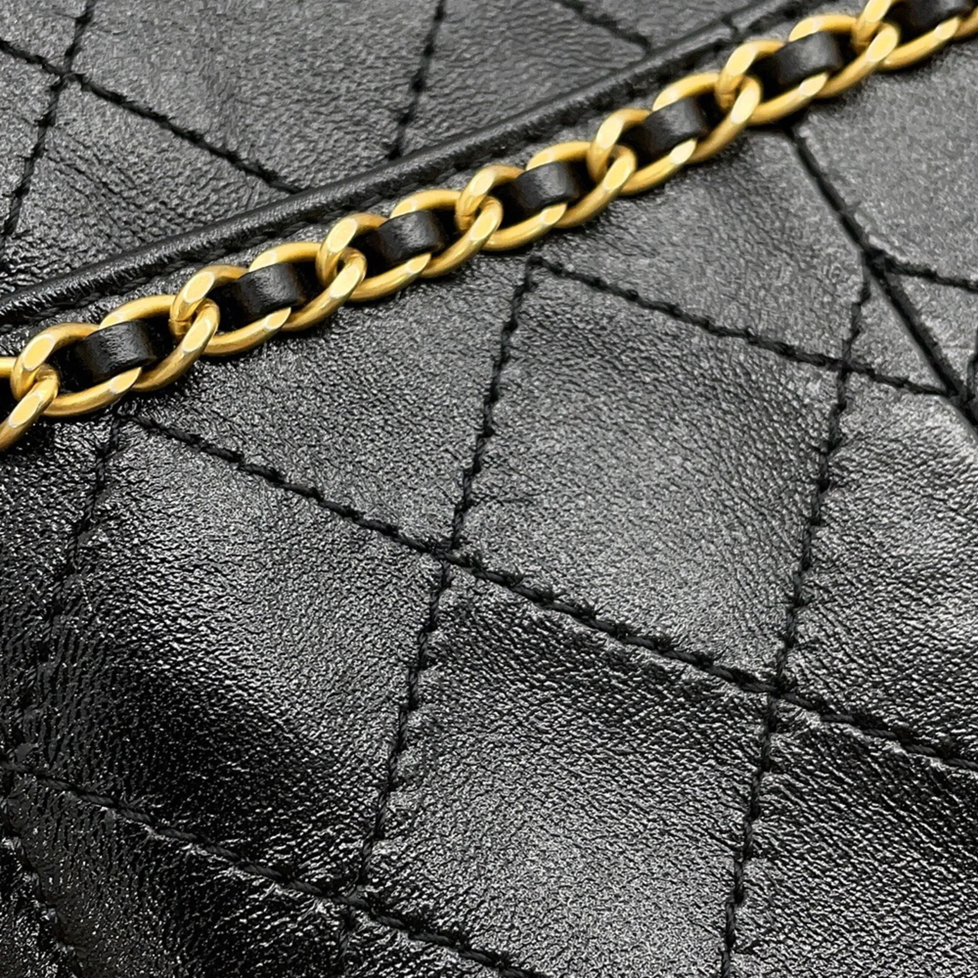 Matelasse Leather Handbag Shoulder Bag (Pre-Owned) - Chanel - Modalova