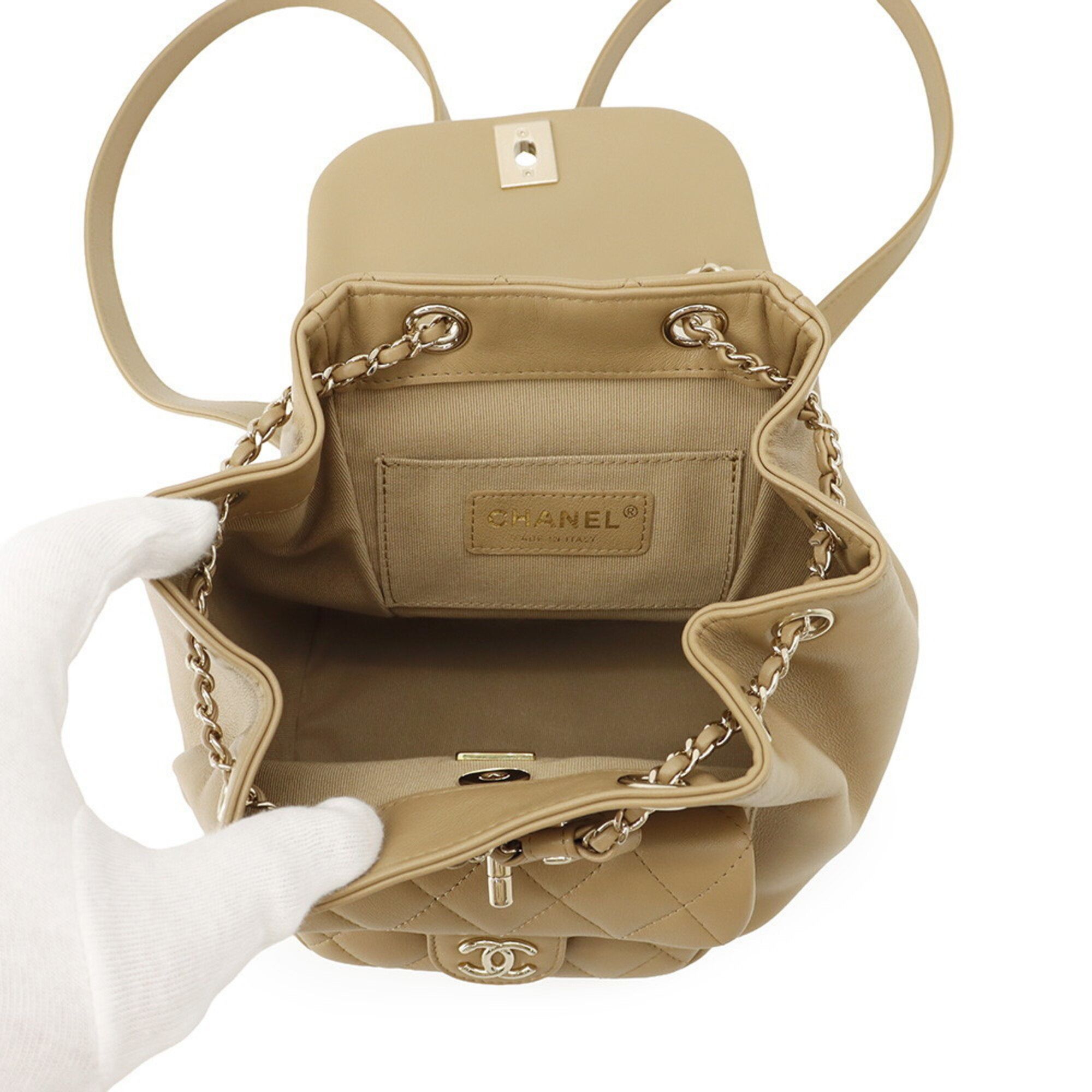 Matelasse Leather Backpack (Pre-Owned) - Chanel - Modalova
