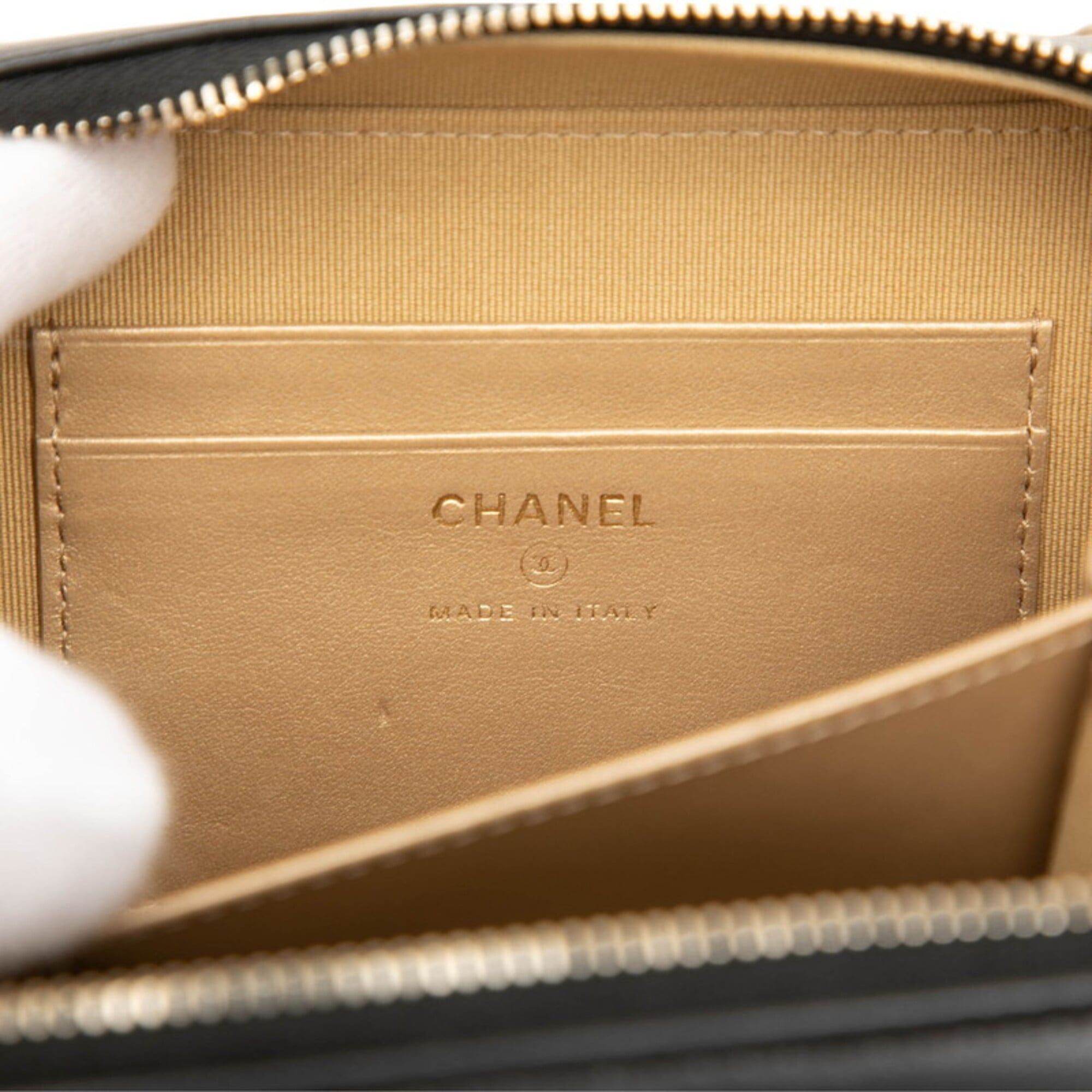 Leather Shoulder Bag (Pre-Owned) - Chanel - Modalova