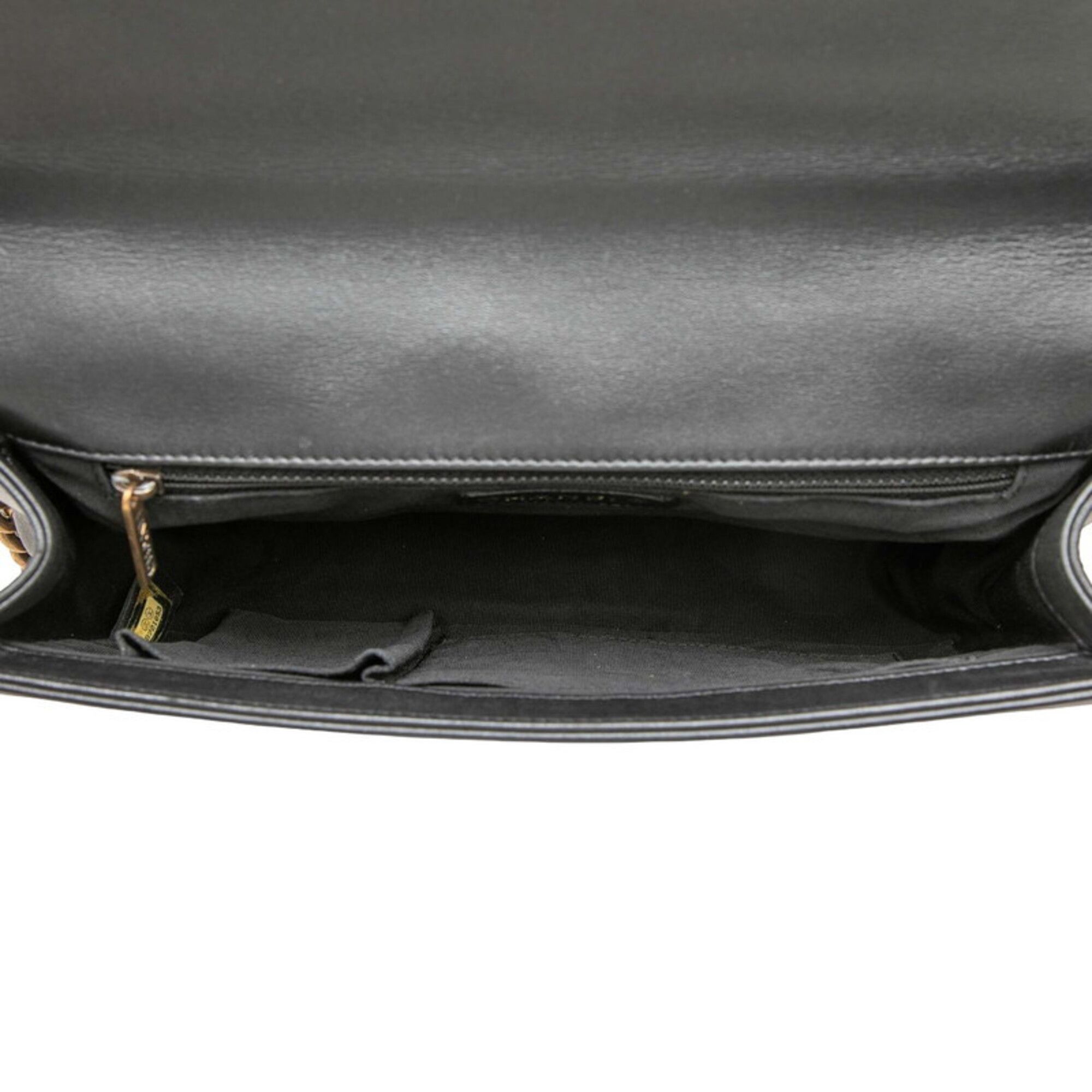 Boy Leather Shoulder Bag (Pre-Owned) - Chanel - Modalova