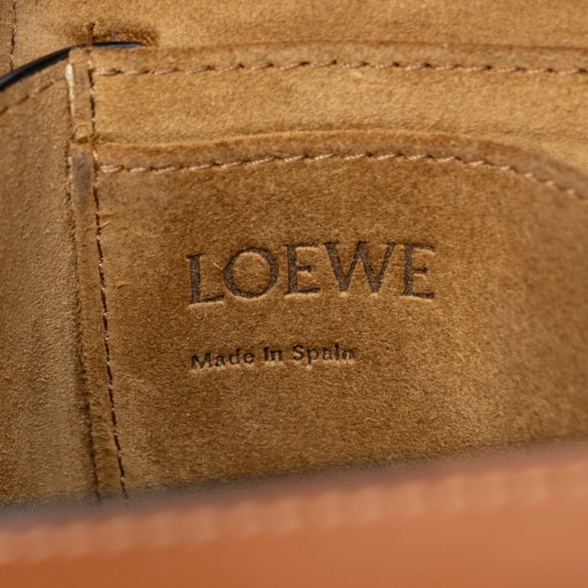 Leather Shoulder Bag (Pre-Owned) - Loewe - Modalova