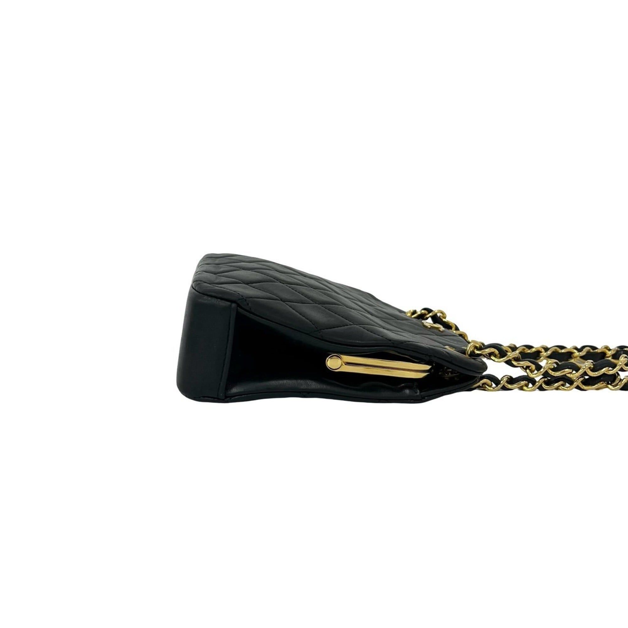 Leather Shoulder Bag (Pre-Owned) - Chanel - Modalova
