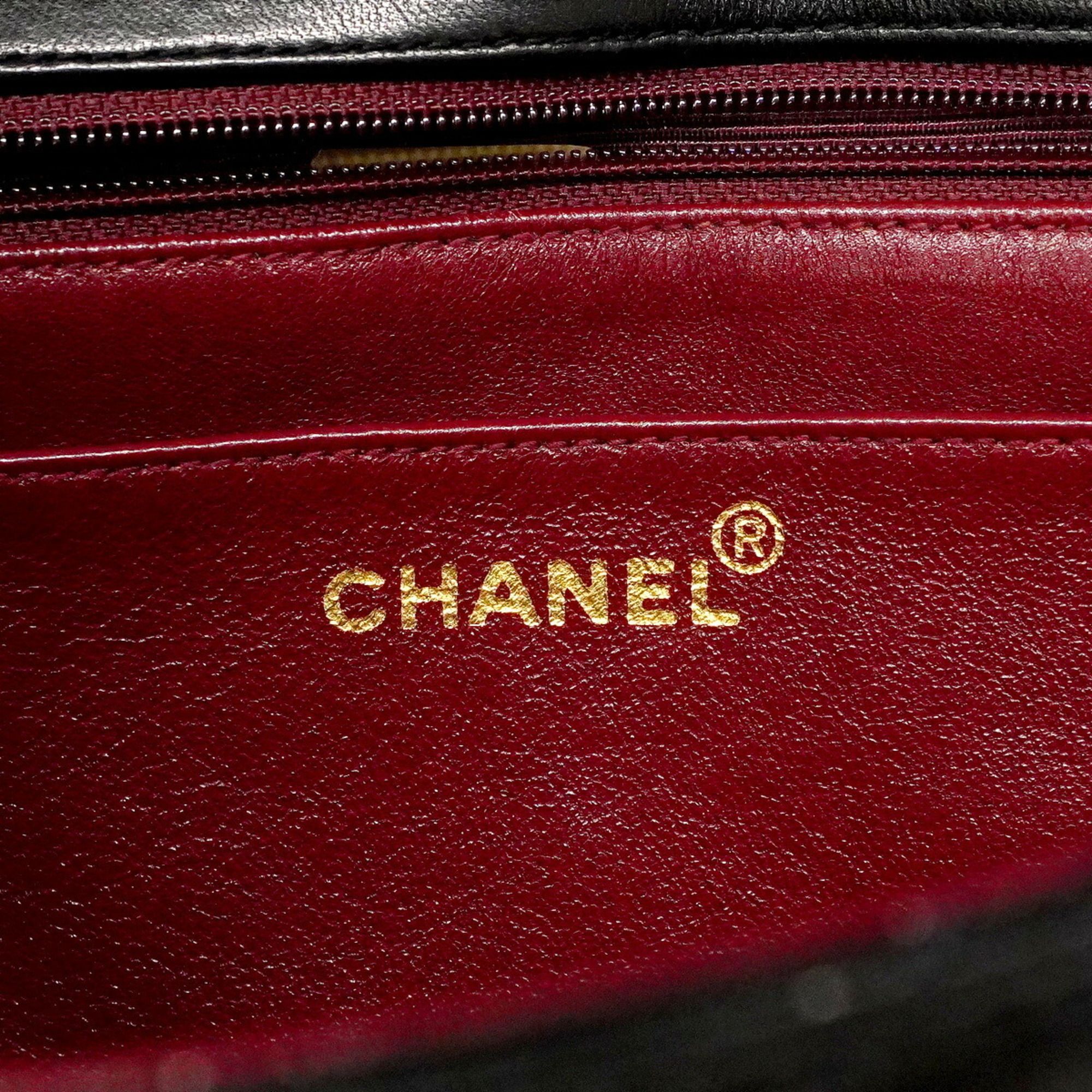Leather Shoulder Bag (Pre-Owned) - Chanel - Modalova