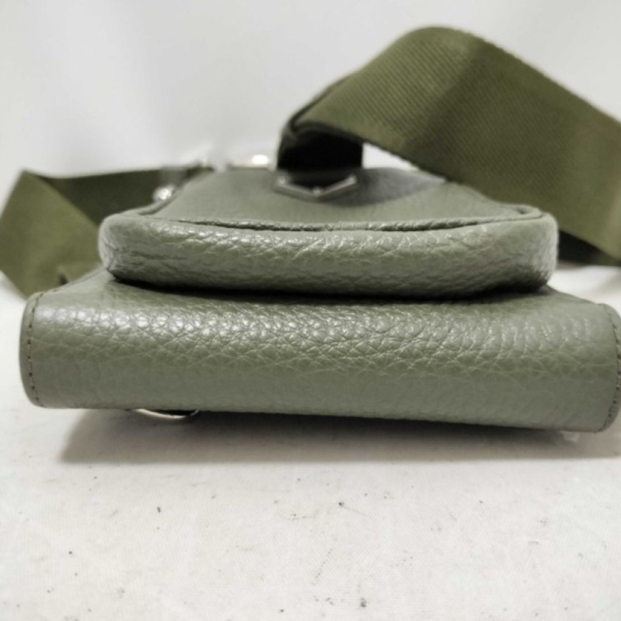 Leather Shoulder Bag (Pre-Owned) - Prada - Modalova