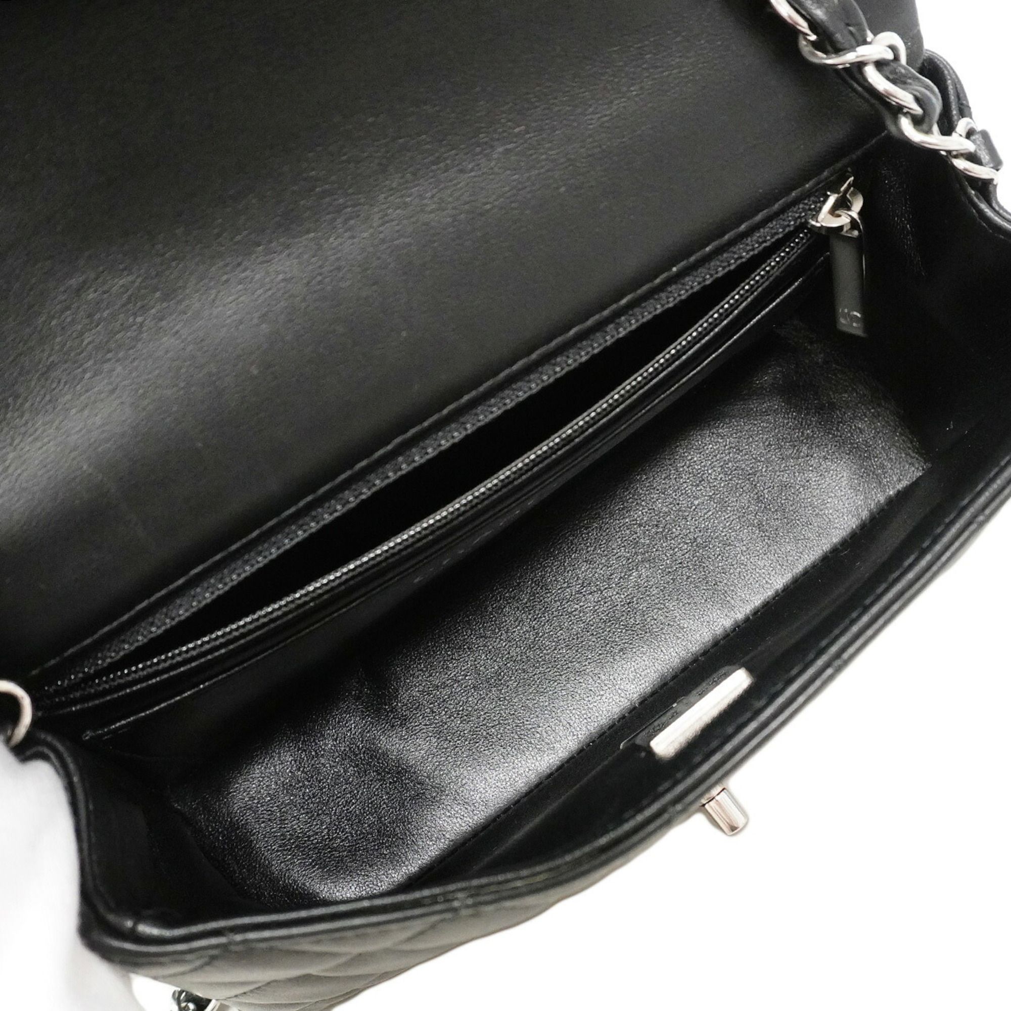 Leather Shoulder Bag (Pre-Owned) - Chanel - Modalova