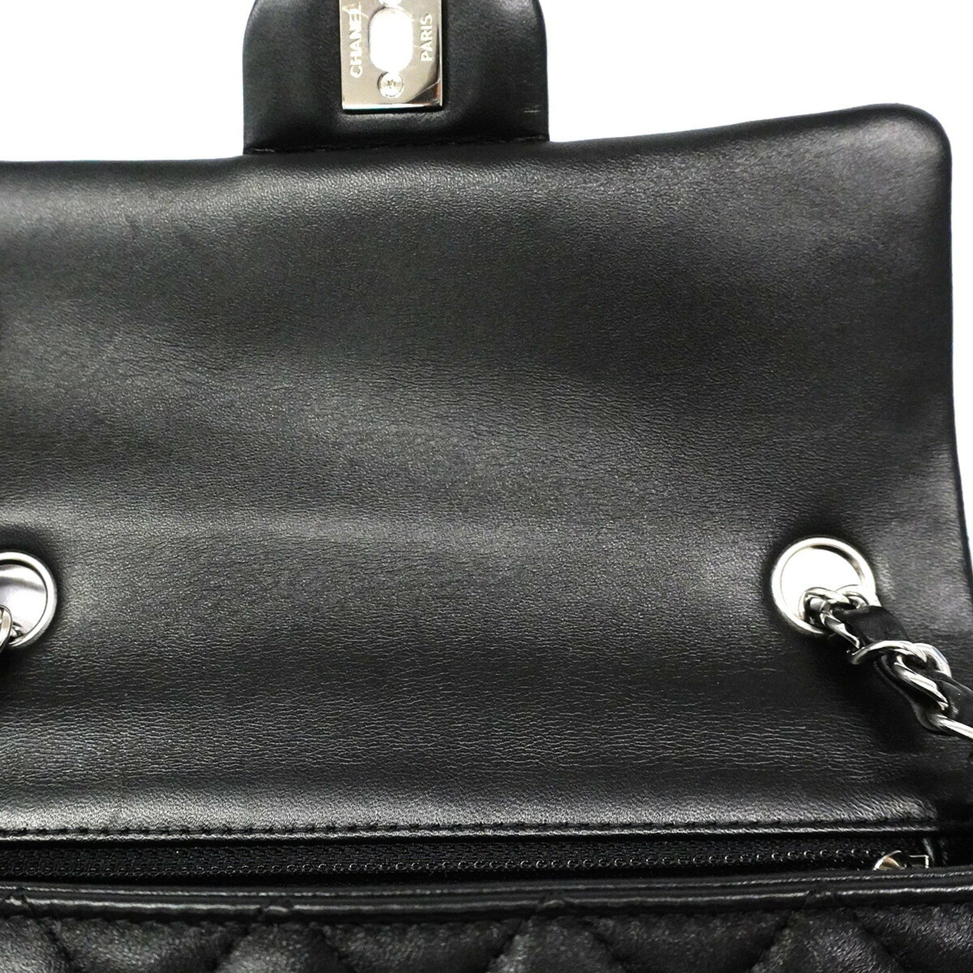 Leather Shoulder Bag (Pre-Owned) - Chanel - Modalova