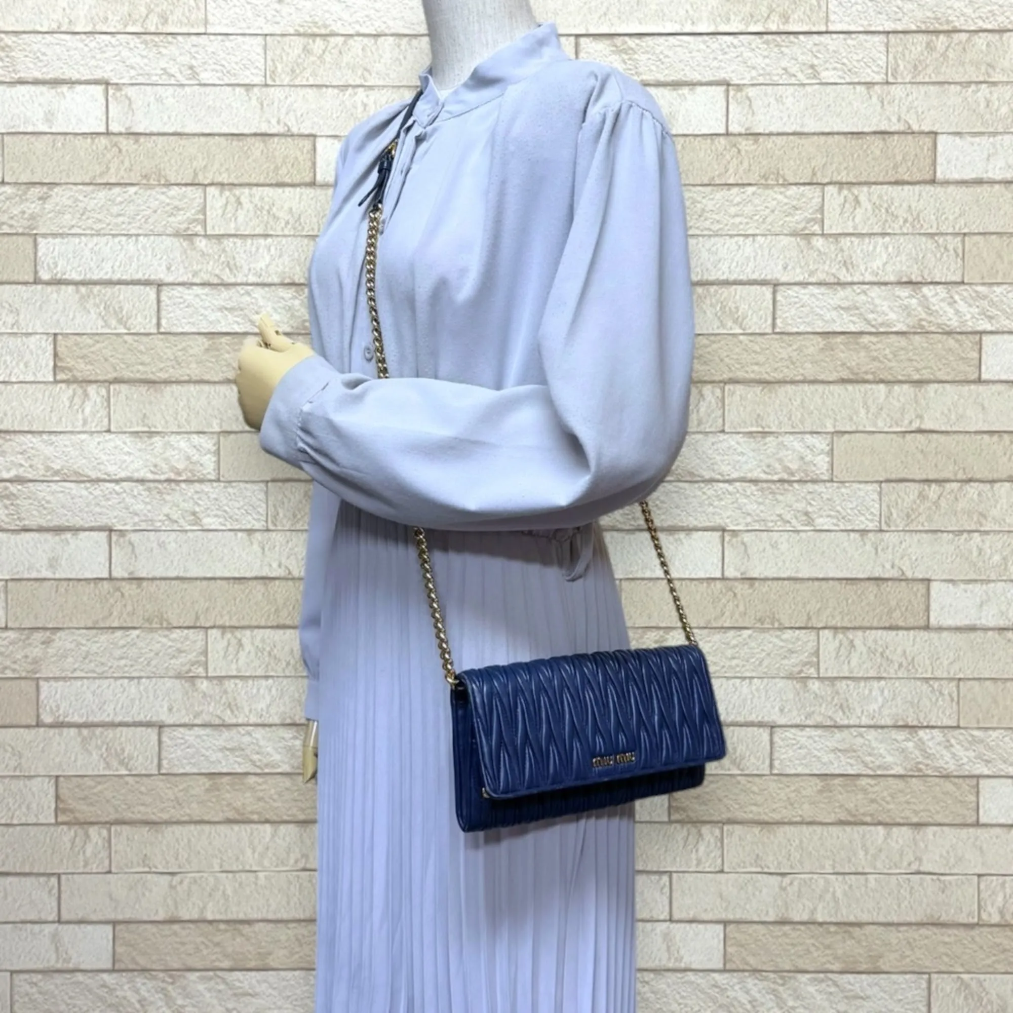 Leather Shoulder Bag (Pre-Owned) - Miu Miu - Modalova