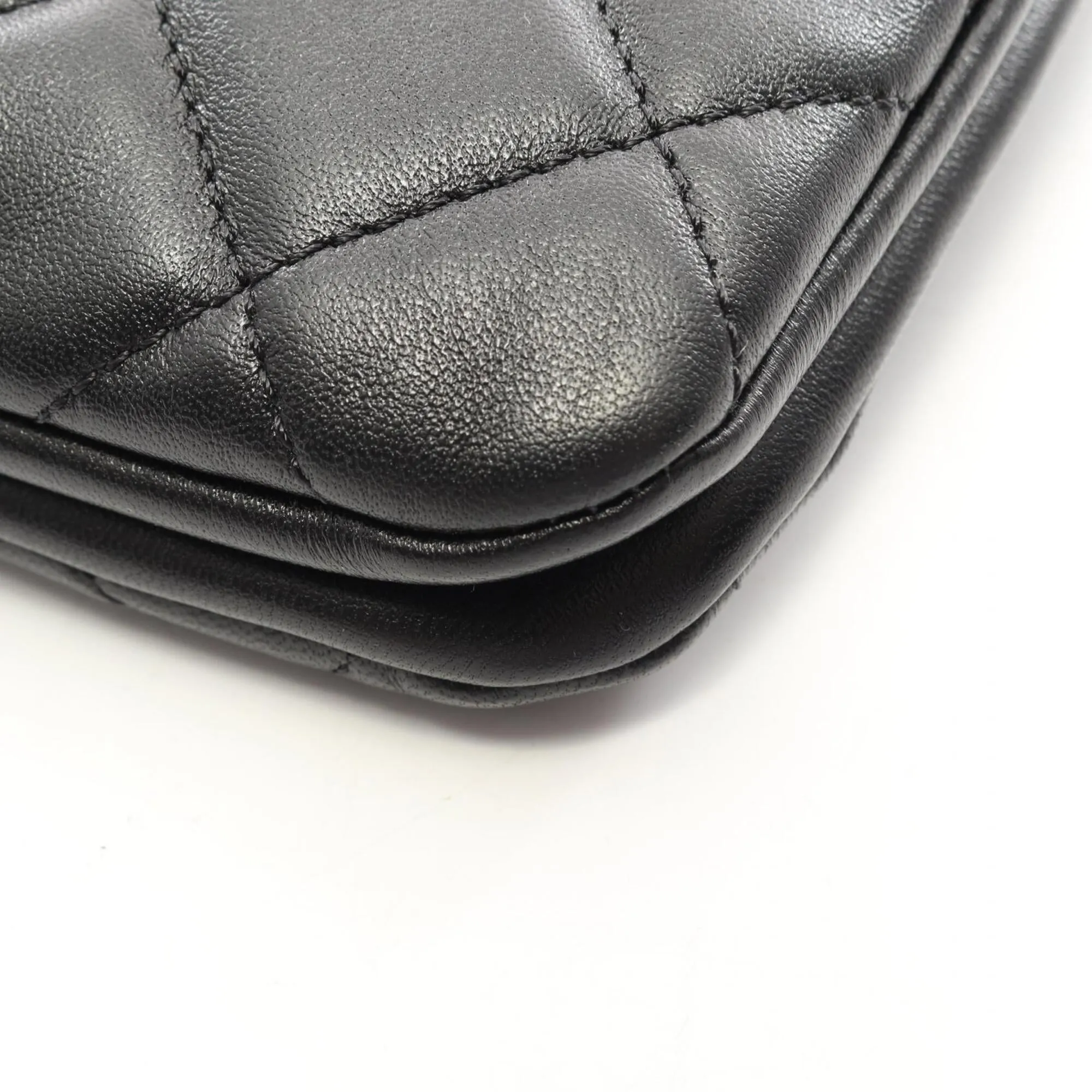 Matelasse Leather Shoulder Bag (Pre-Owned) - Chanel - Modalova