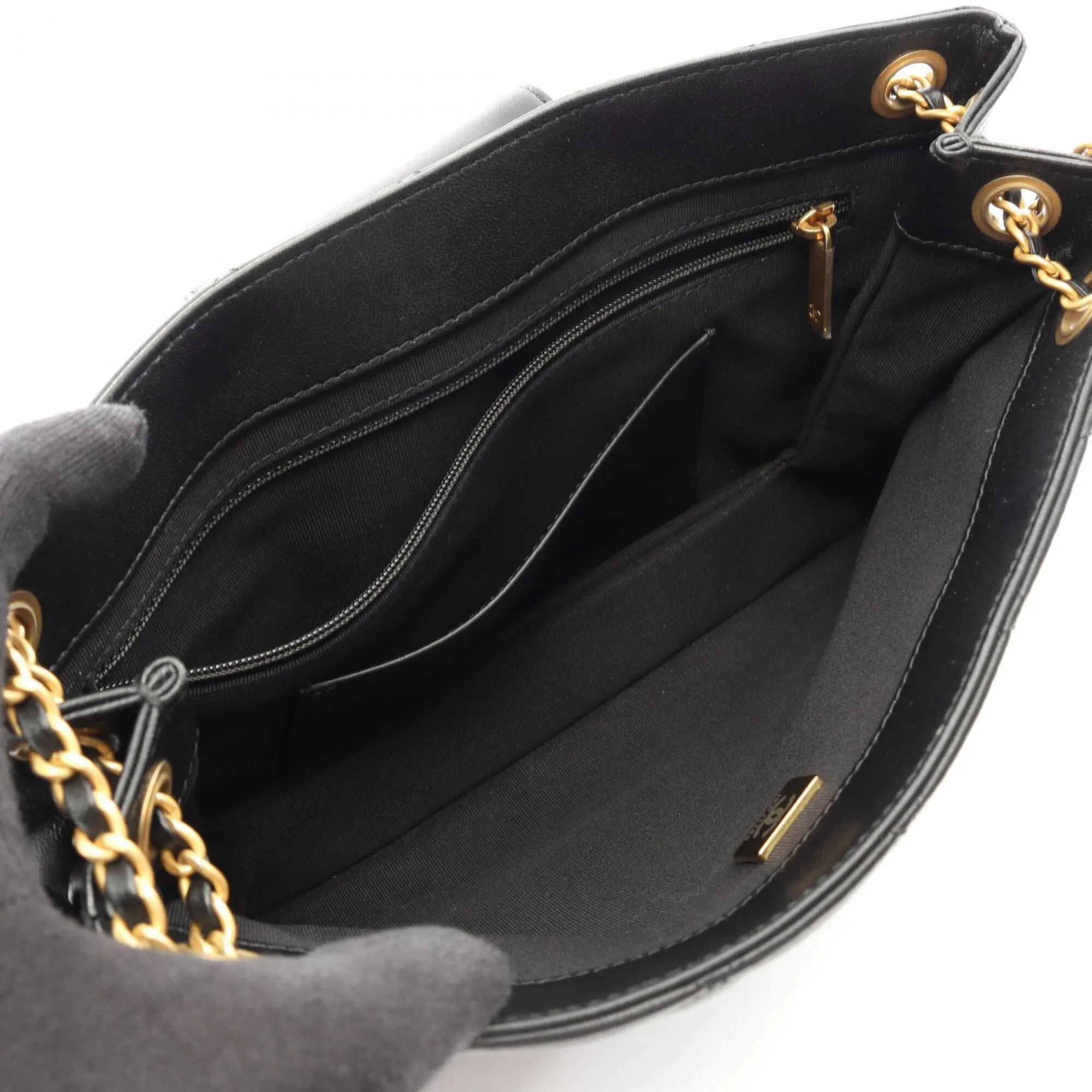 Matelasse Leather Shoulder Bag (Pre-Owned) - Chanel - Modalova