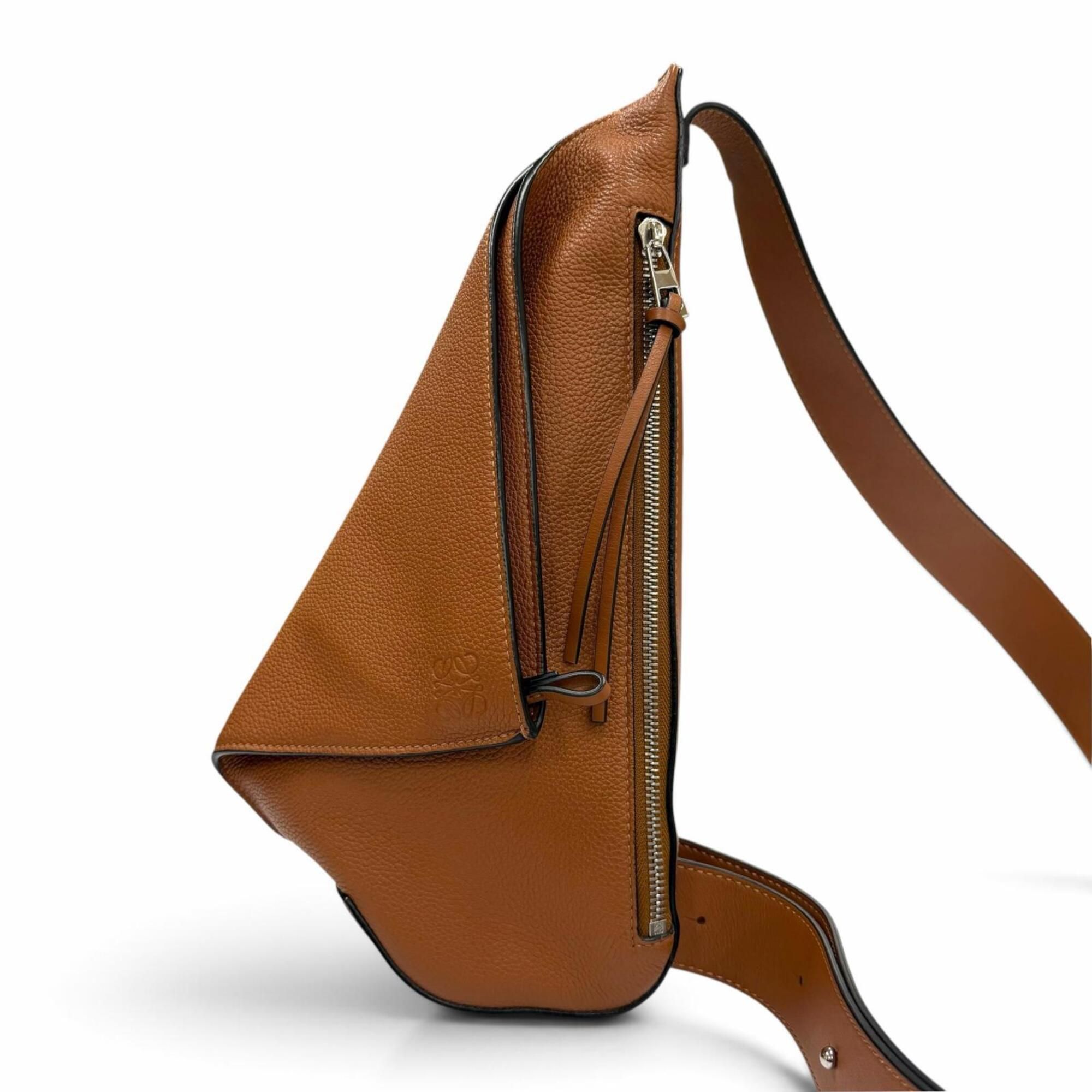 Leather Shoulder Bag (Pre-Owned) - Loewe - Modalova