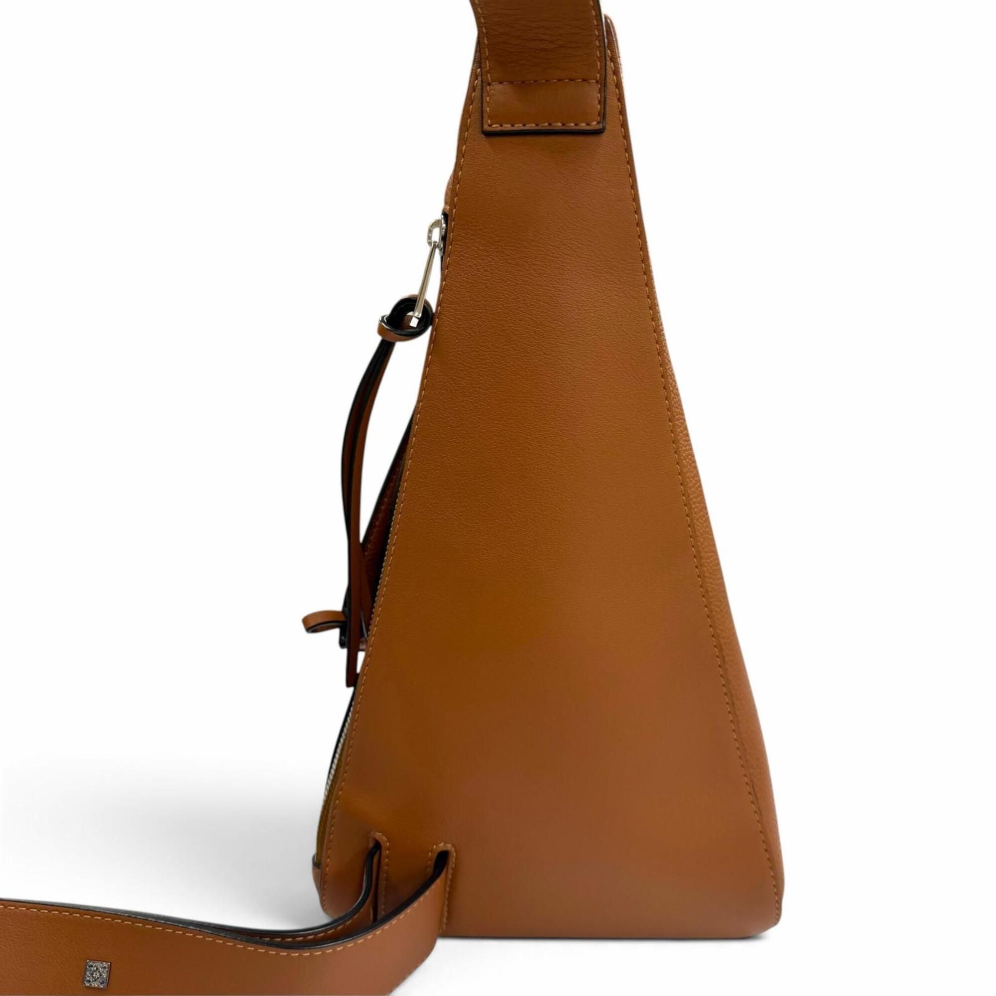 Leather Shoulder Bag (Pre-Owned) - Loewe - Modalova