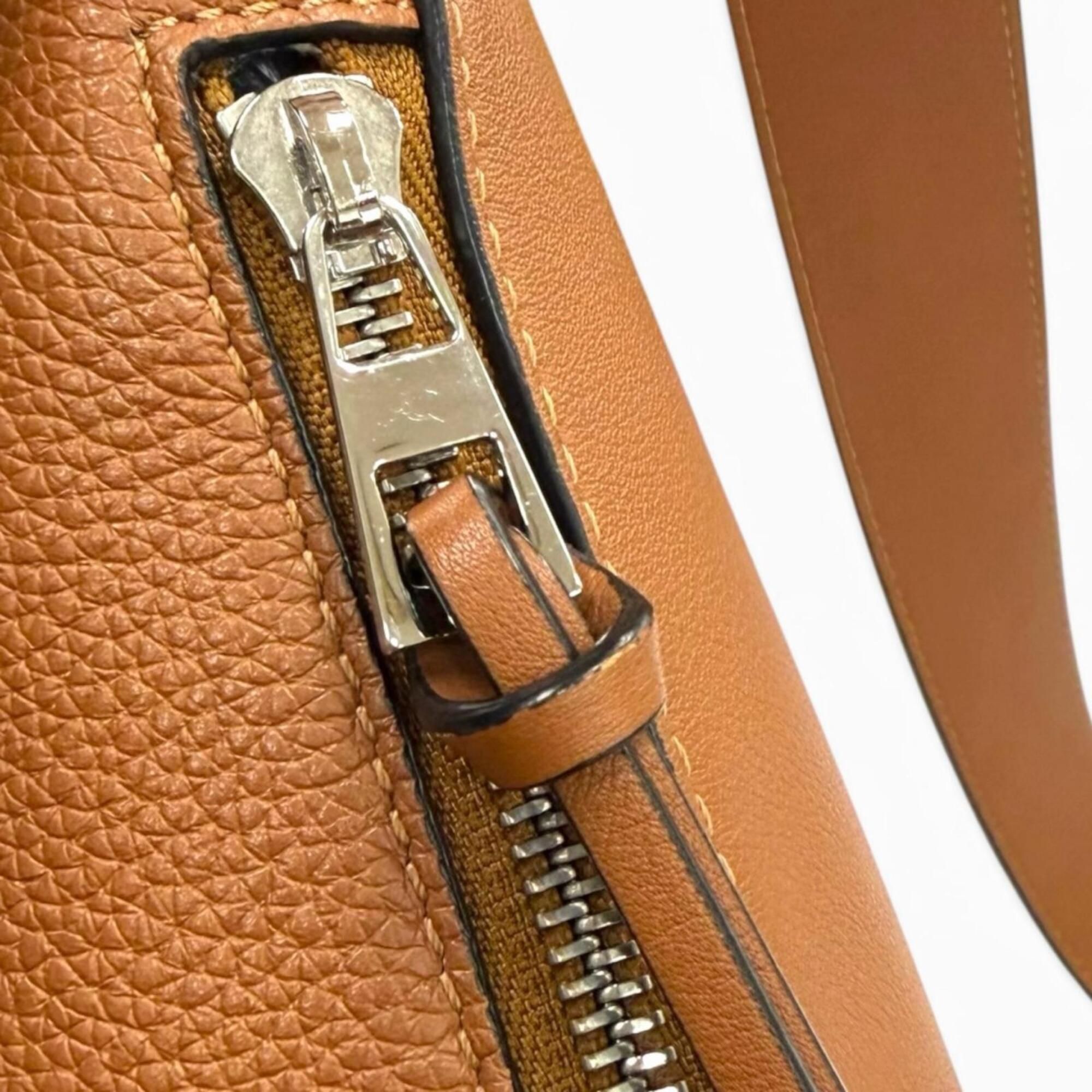 Leather Shoulder Bag (Pre-Owned) - Loewe - Modalova