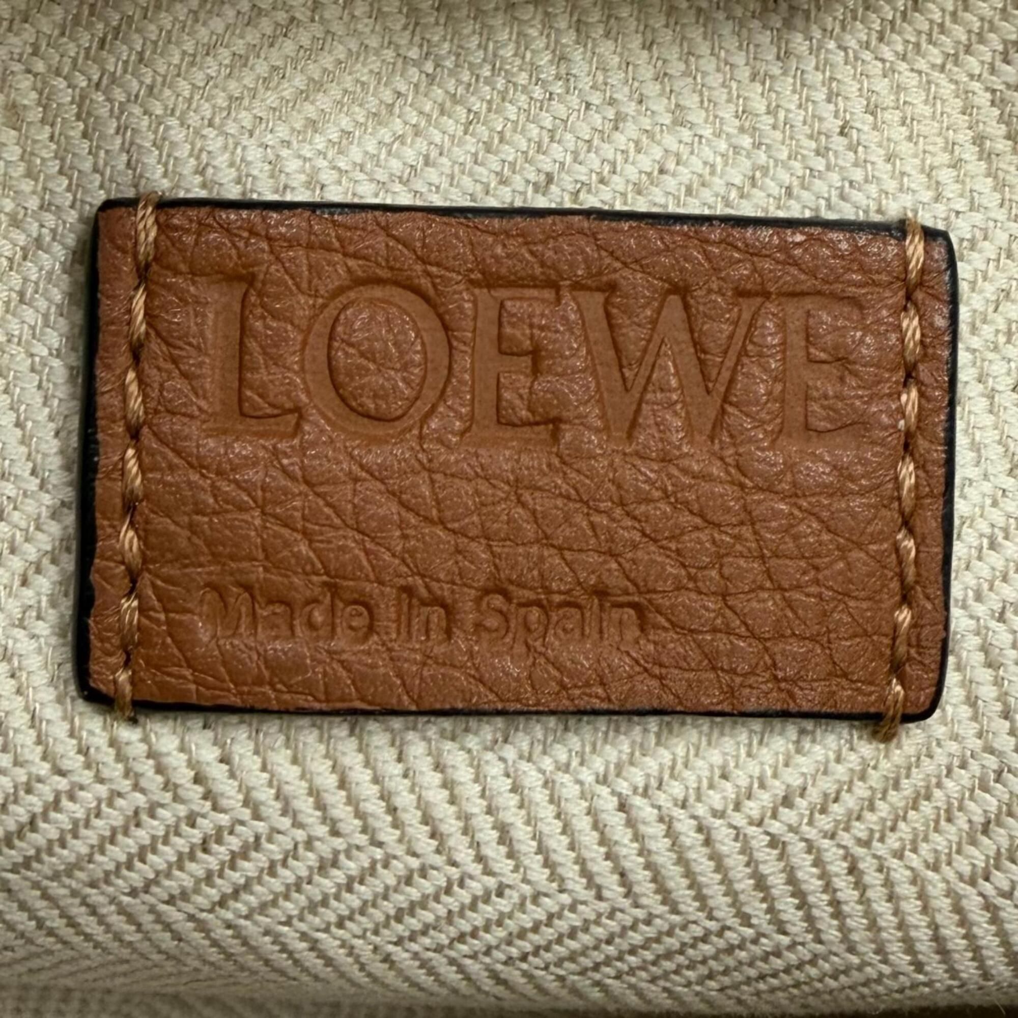 Leather Shoulder Bag (Pre-Owned) - Loewe - Modalova