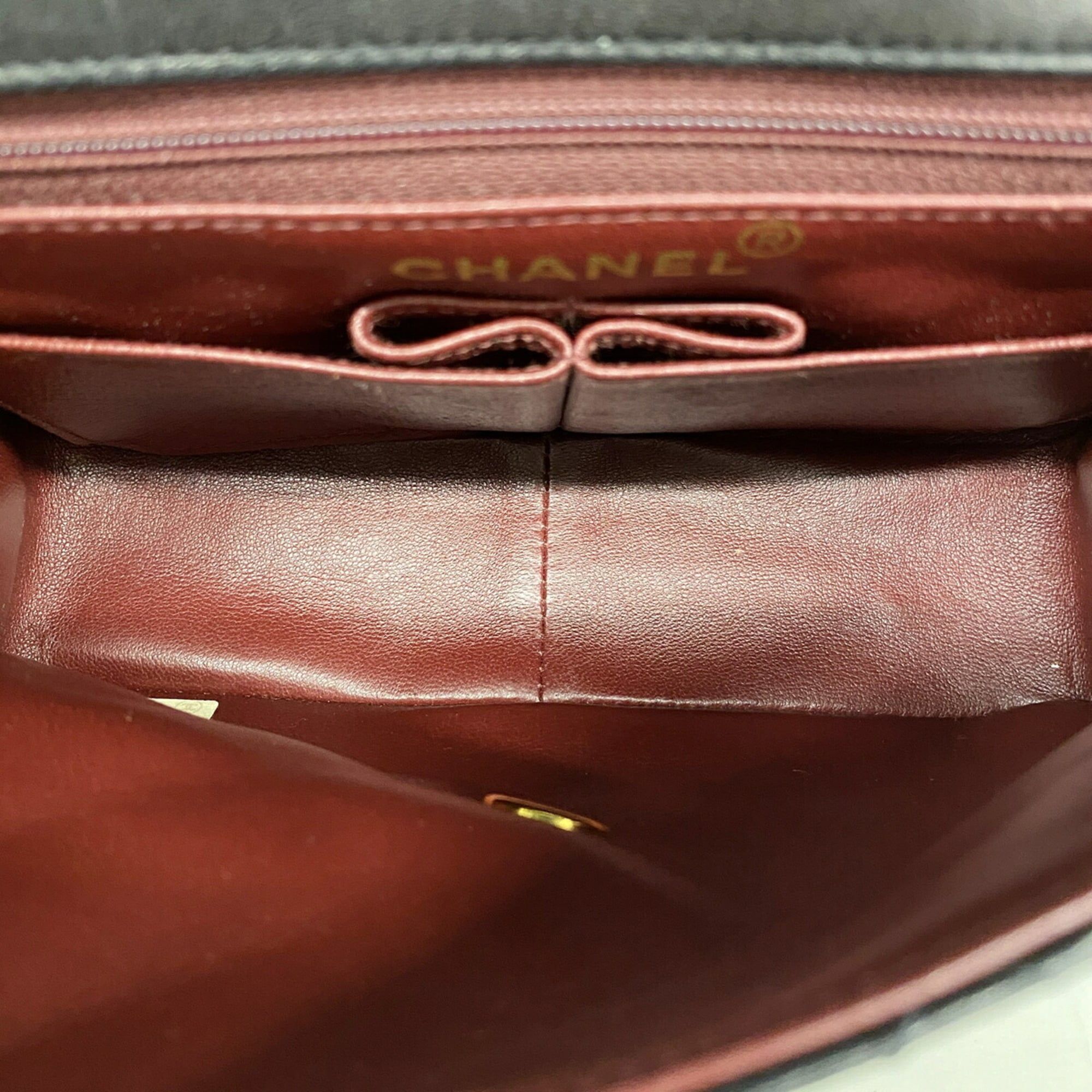 Leather Shoulder Bag (Pre-Owned) - Chanel - Modalova