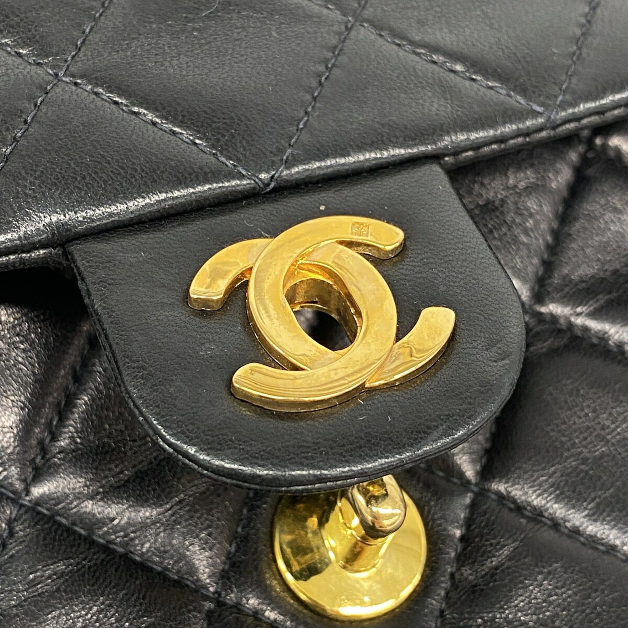 Leather Shoulder Bag (Pre-Owned) - Chanel - Modalova