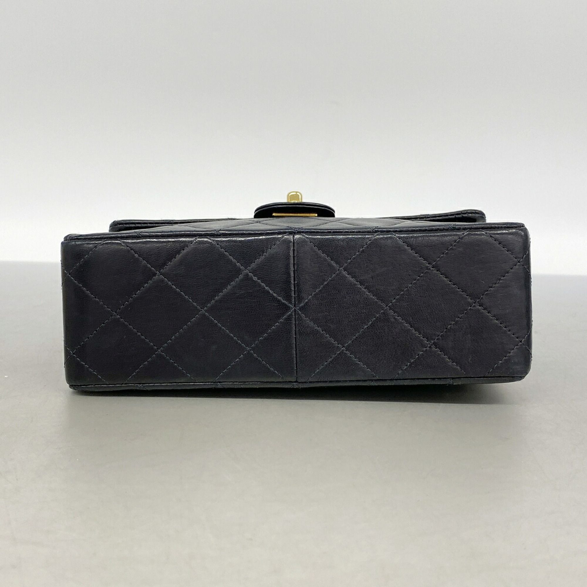 Leather Shoulder Bag (Pre-Owned) - Chanel - Modalova