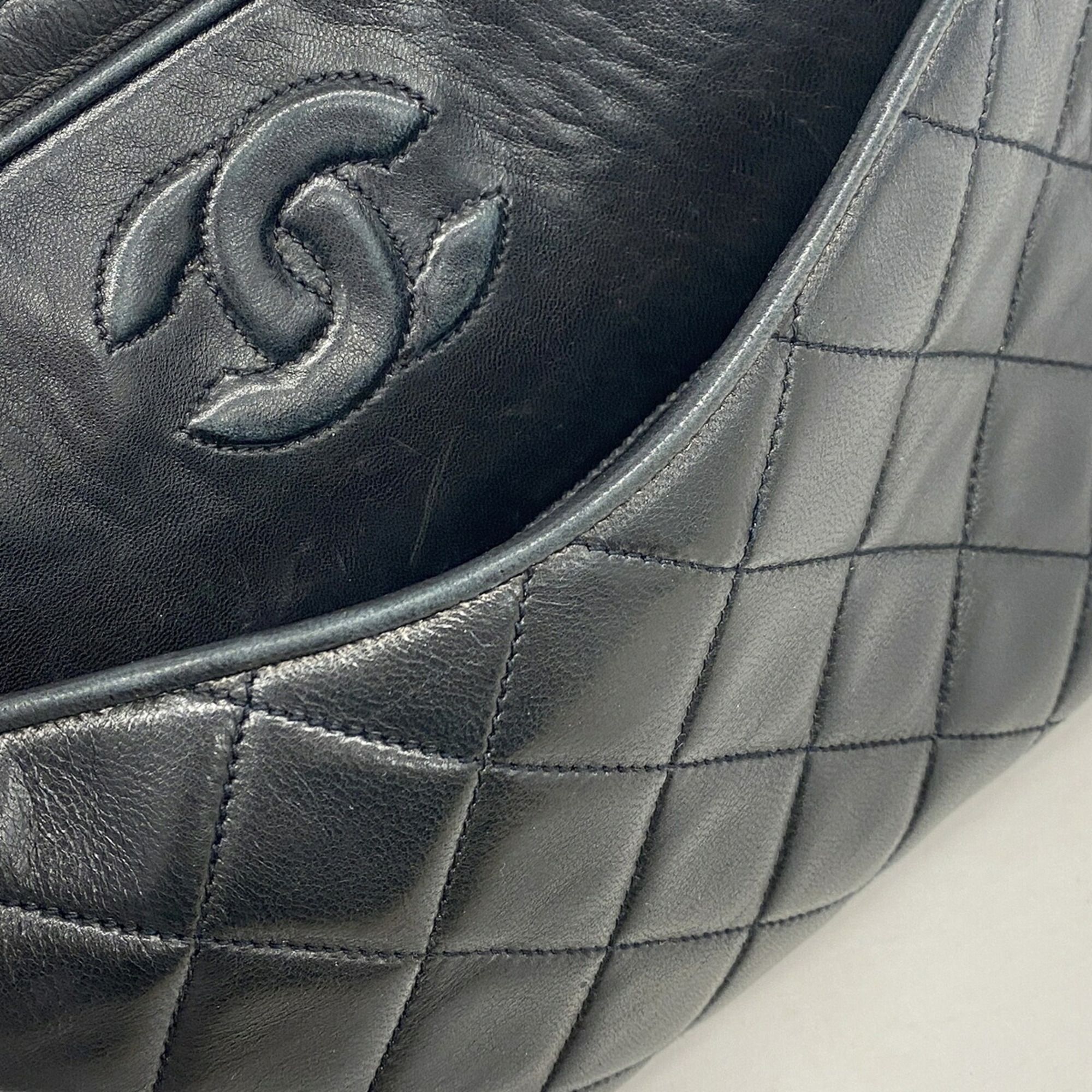Leather Shoulder Bag (Pre-Owned) - Chanel - Modalova