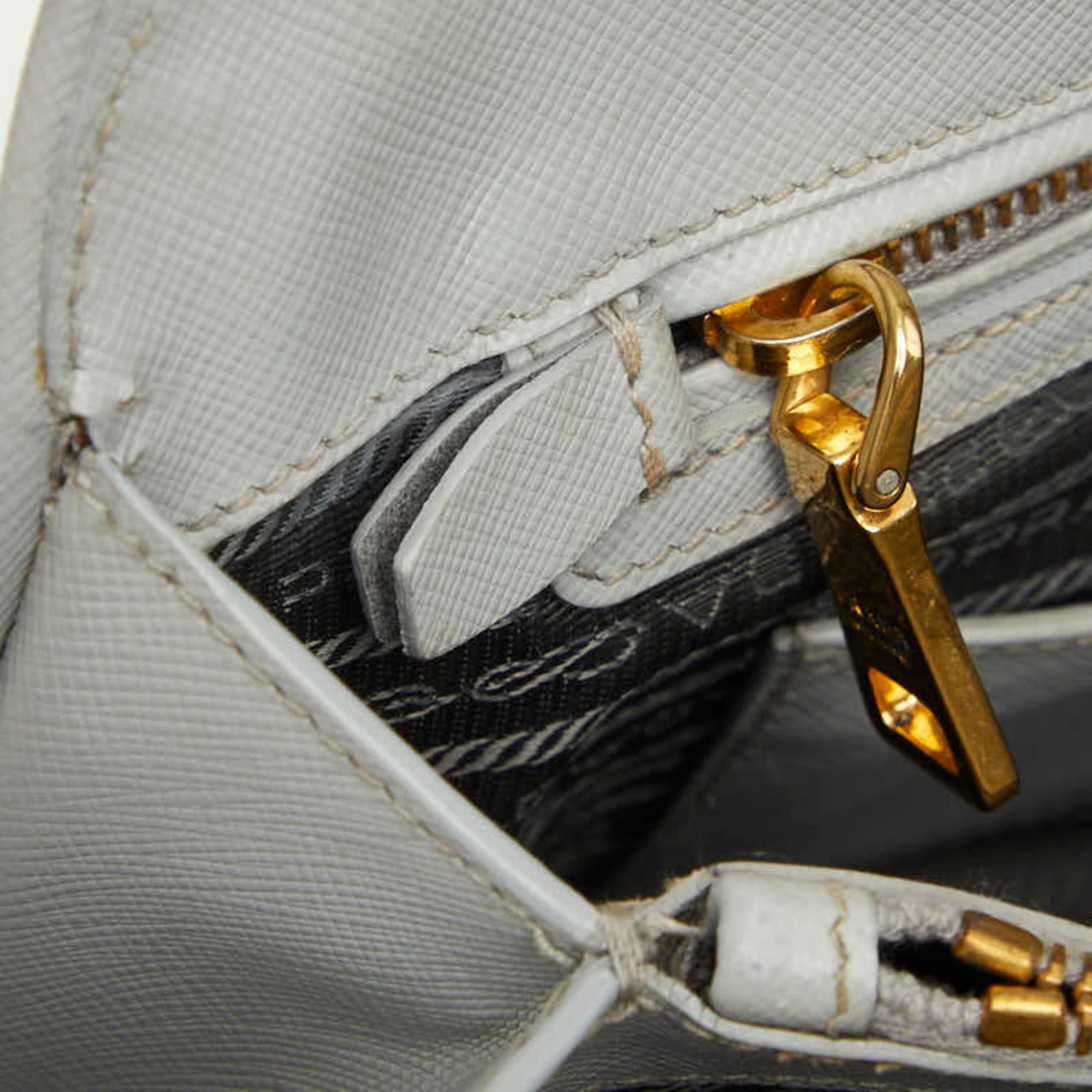 Leather Handbag (Pre-Owned) - Prada - Modalova