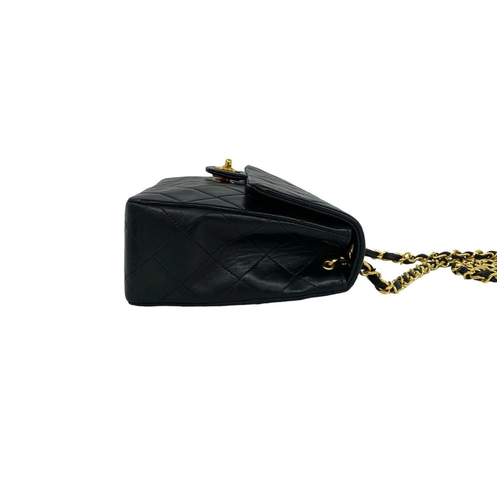 Leather Shoulder Bag (Pre-Owned) - Chanel - Modalova