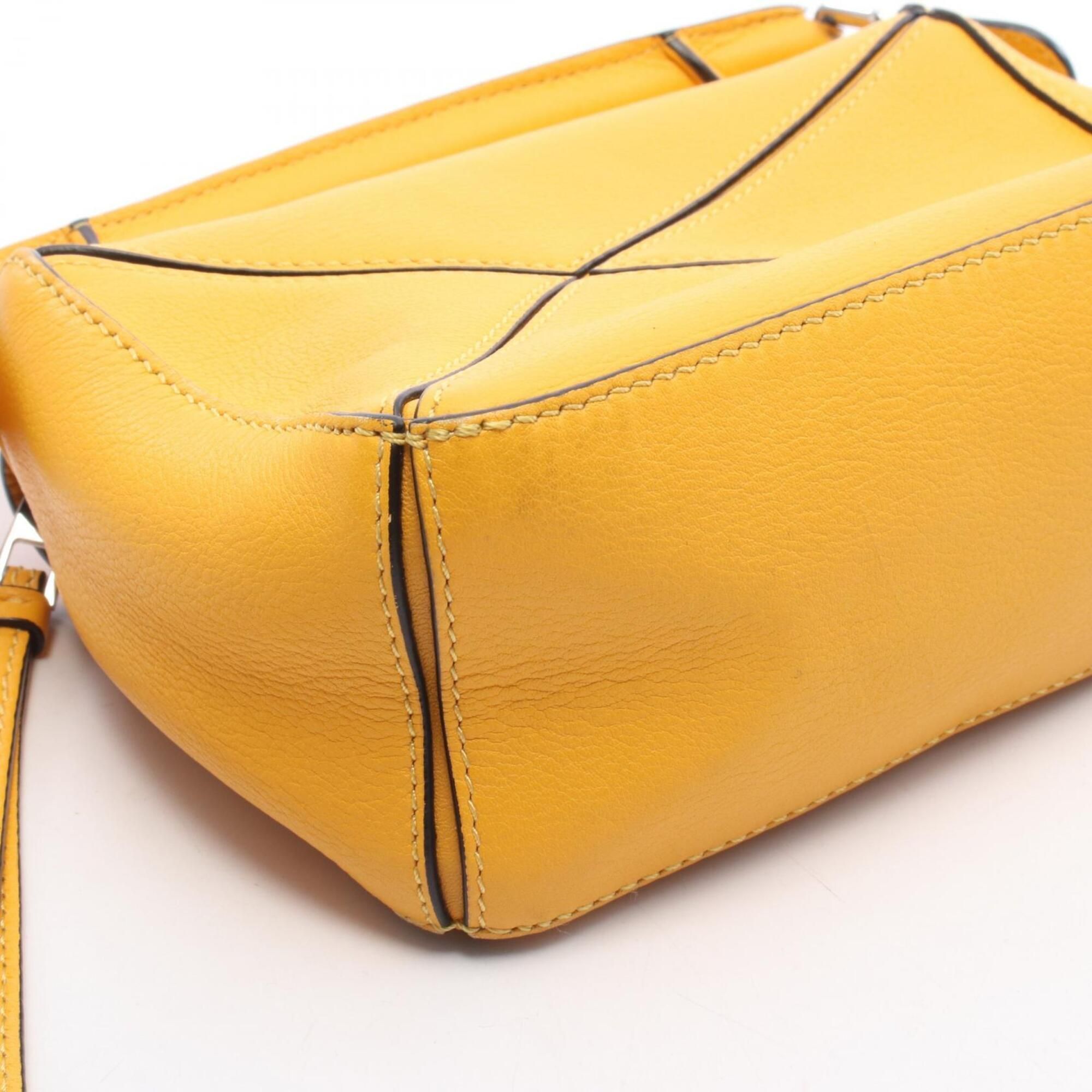 Leather Handbag (Pre-Owned) - Loewe - Modalova