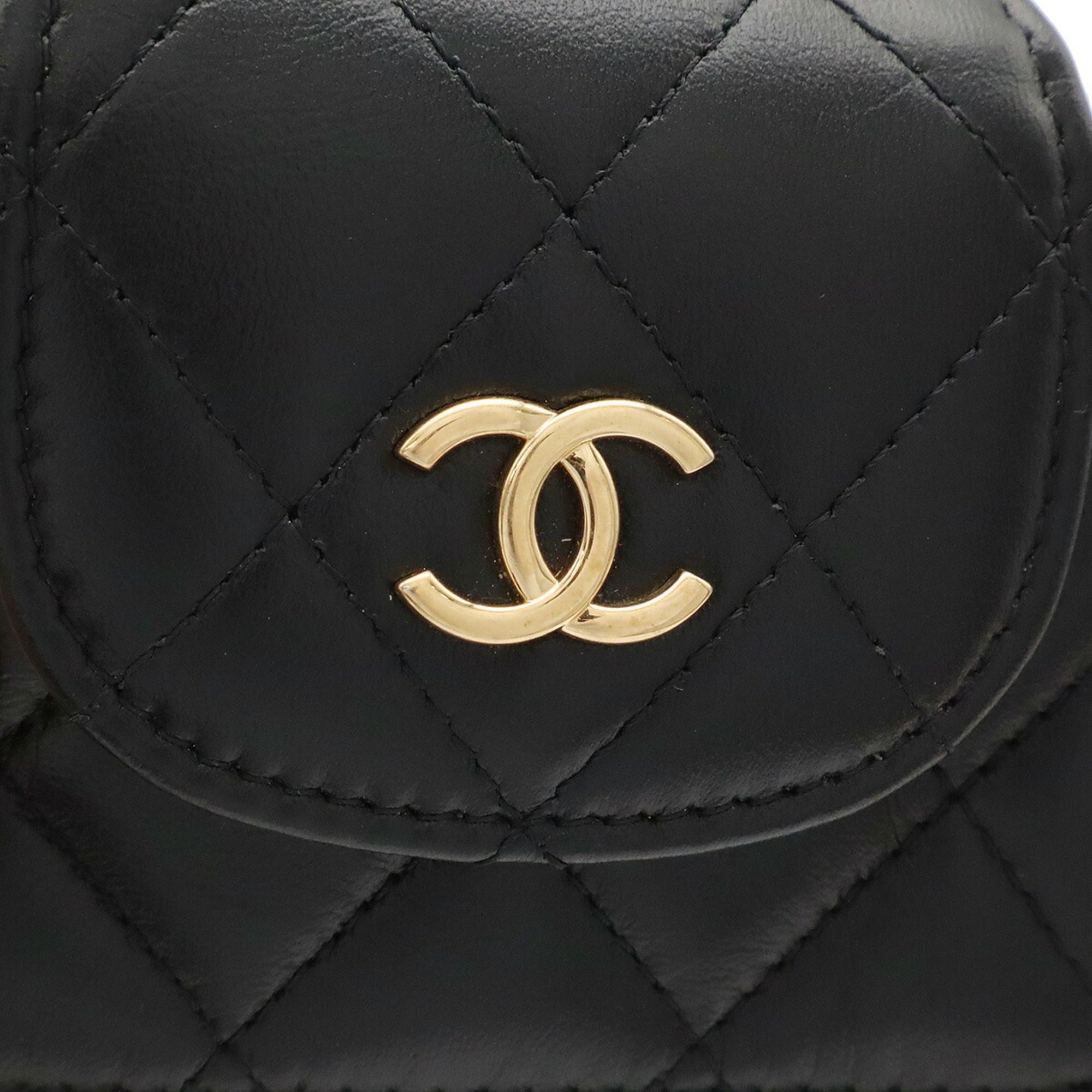 Matelasse Leather Pochette Shoulder Bag (Pre-Owned) - Chanel - Modalova