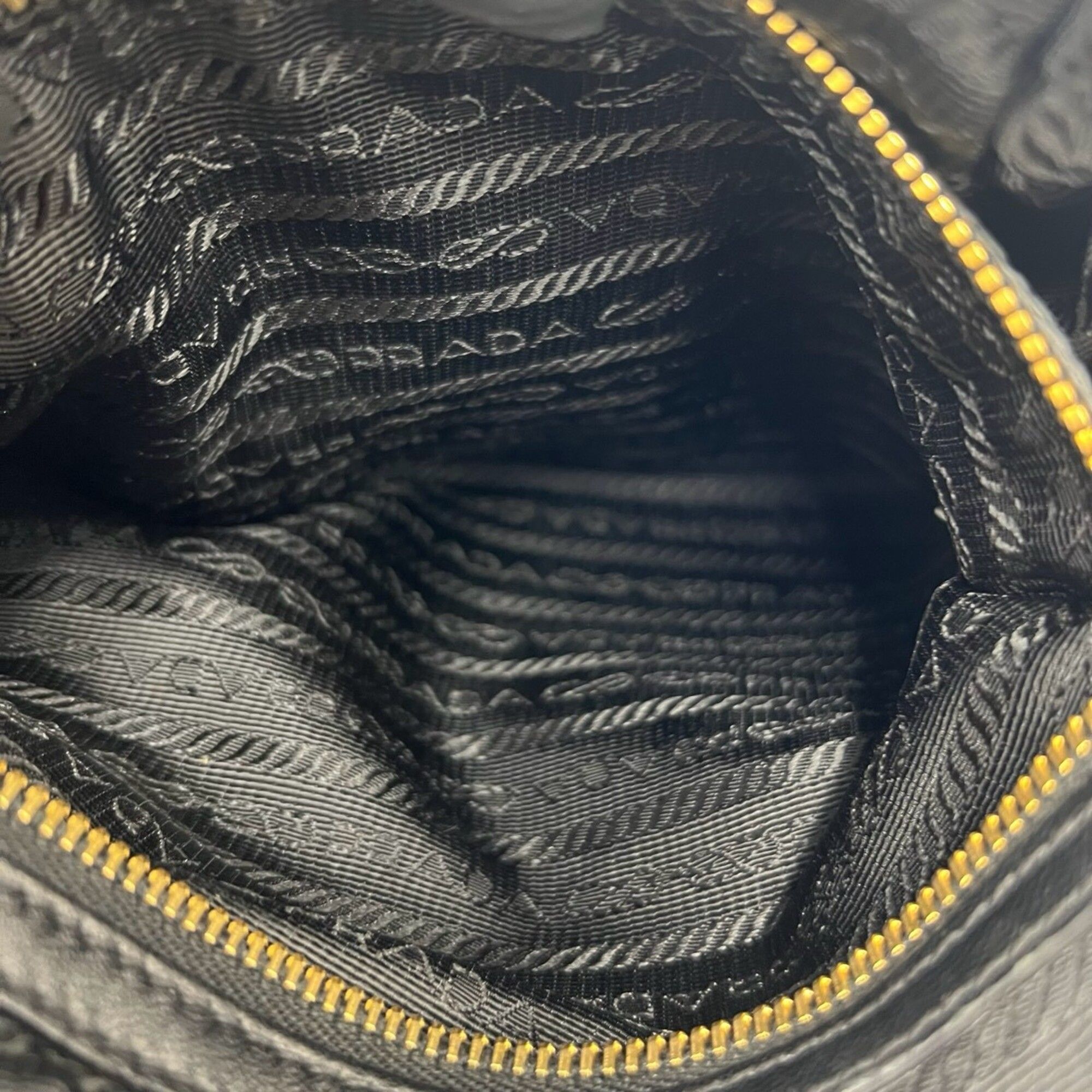 Nylon Leather Handbag Shoulder Bag Tote Bag (Pre-Owned) - Prada - Modalova