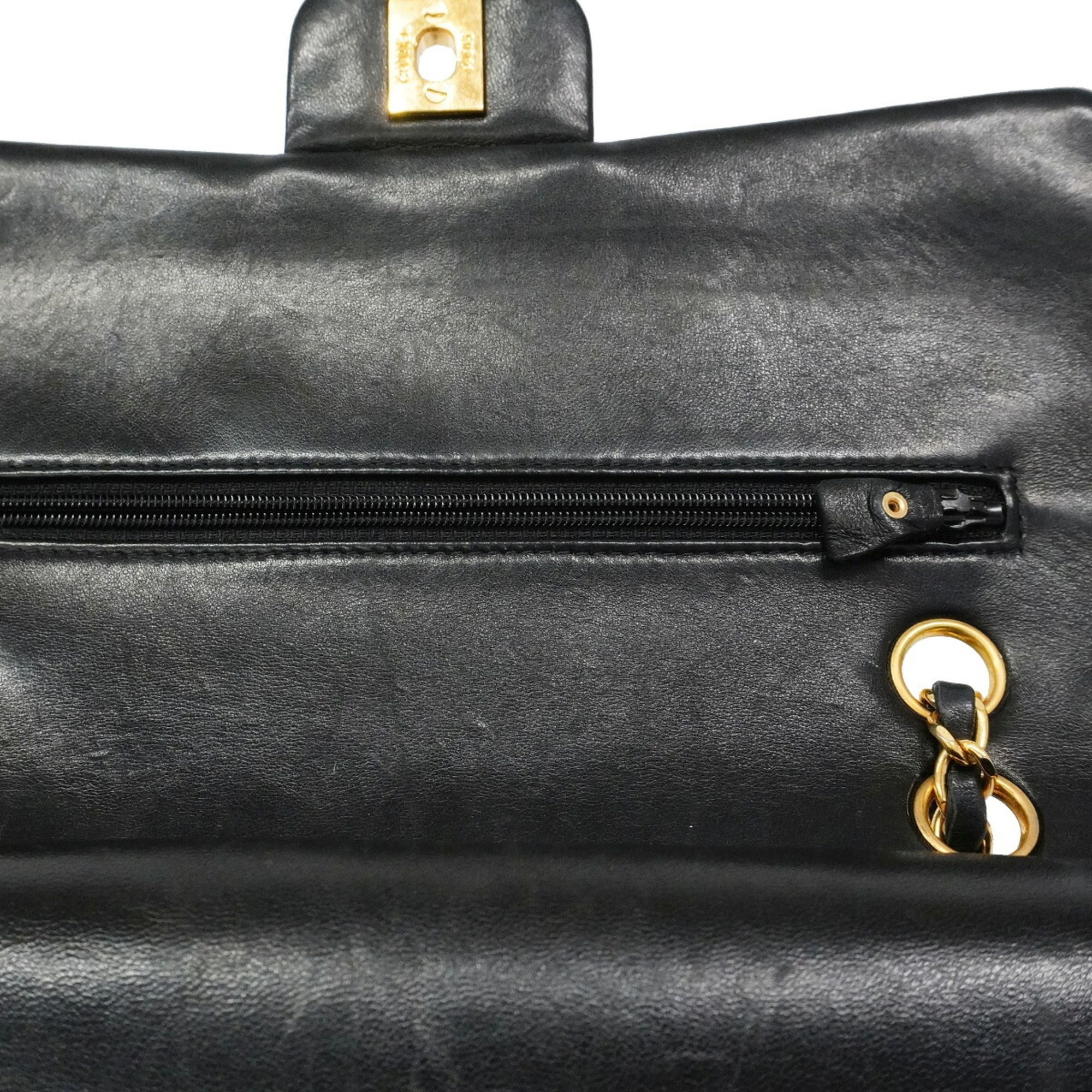 Leather Shoulder Bag (Pre-Owned) - Chanel - Modalova
