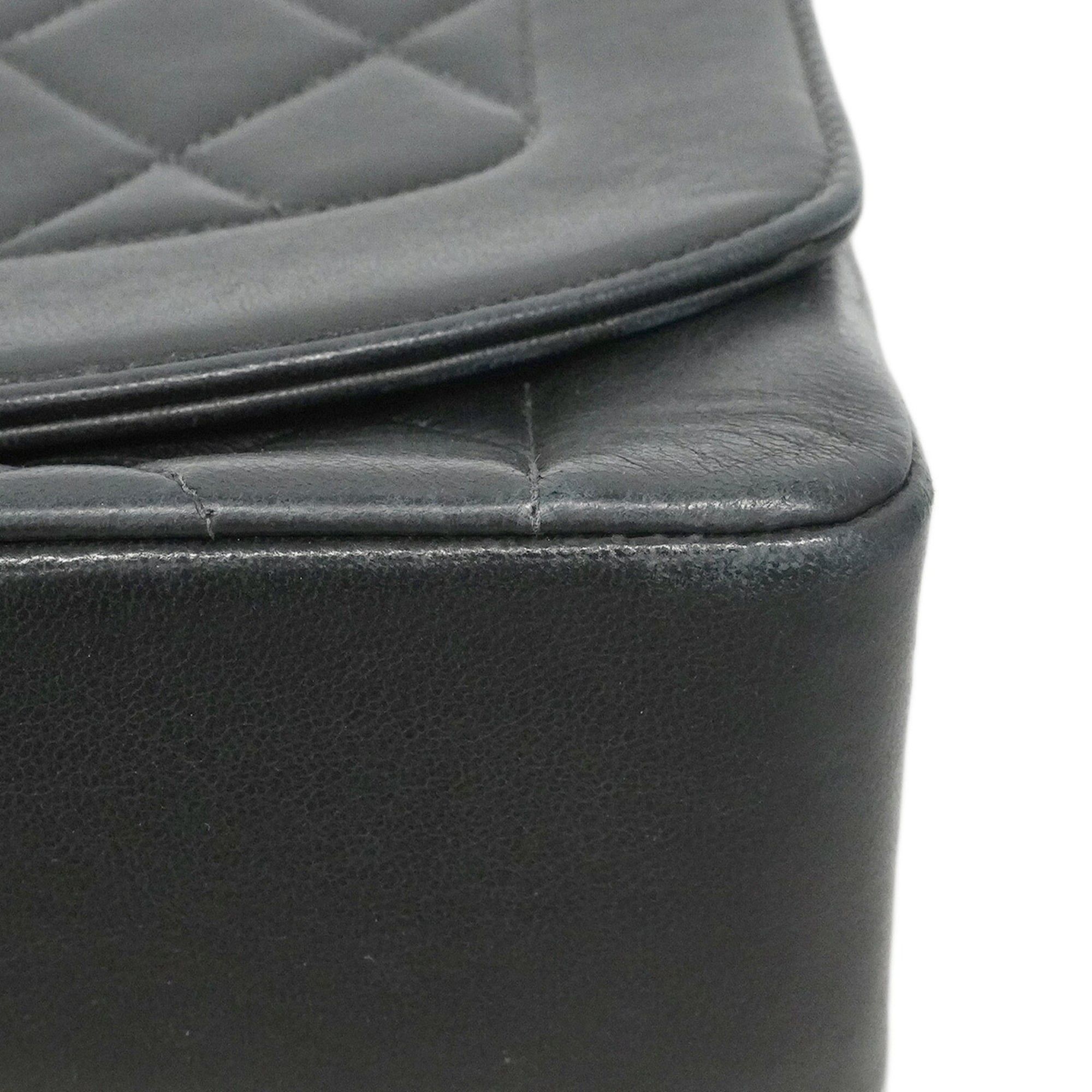 Leather Shoulder Bag (Pre-Owned) - Chanel - Modalova