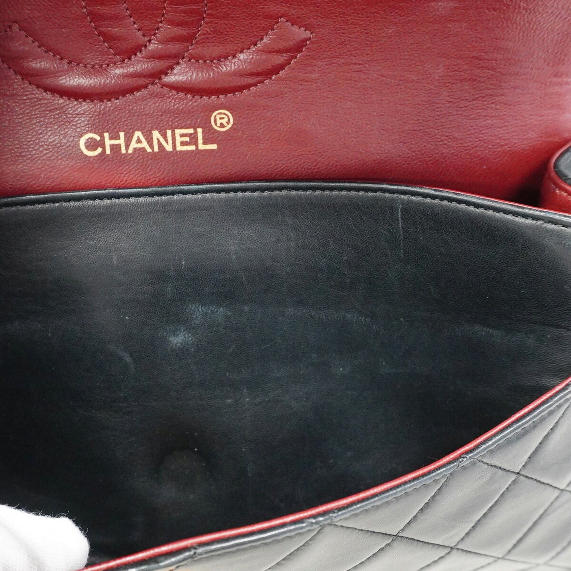 Leather Shoulder Bag (Pre-Owned) - Chanel - Modalova