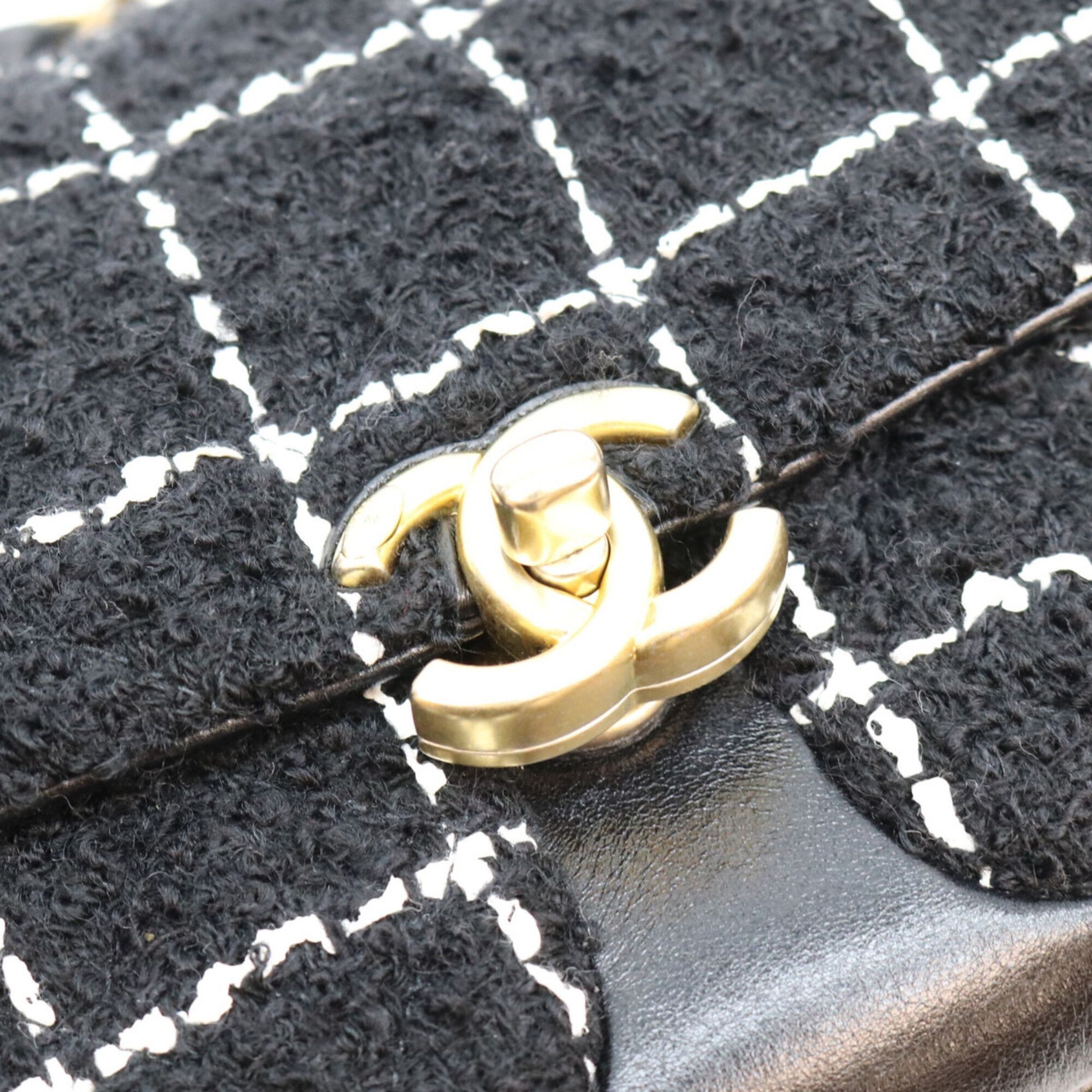 Tweed Shoulder Bag (Pre-Owned) - Chanel - Modalova