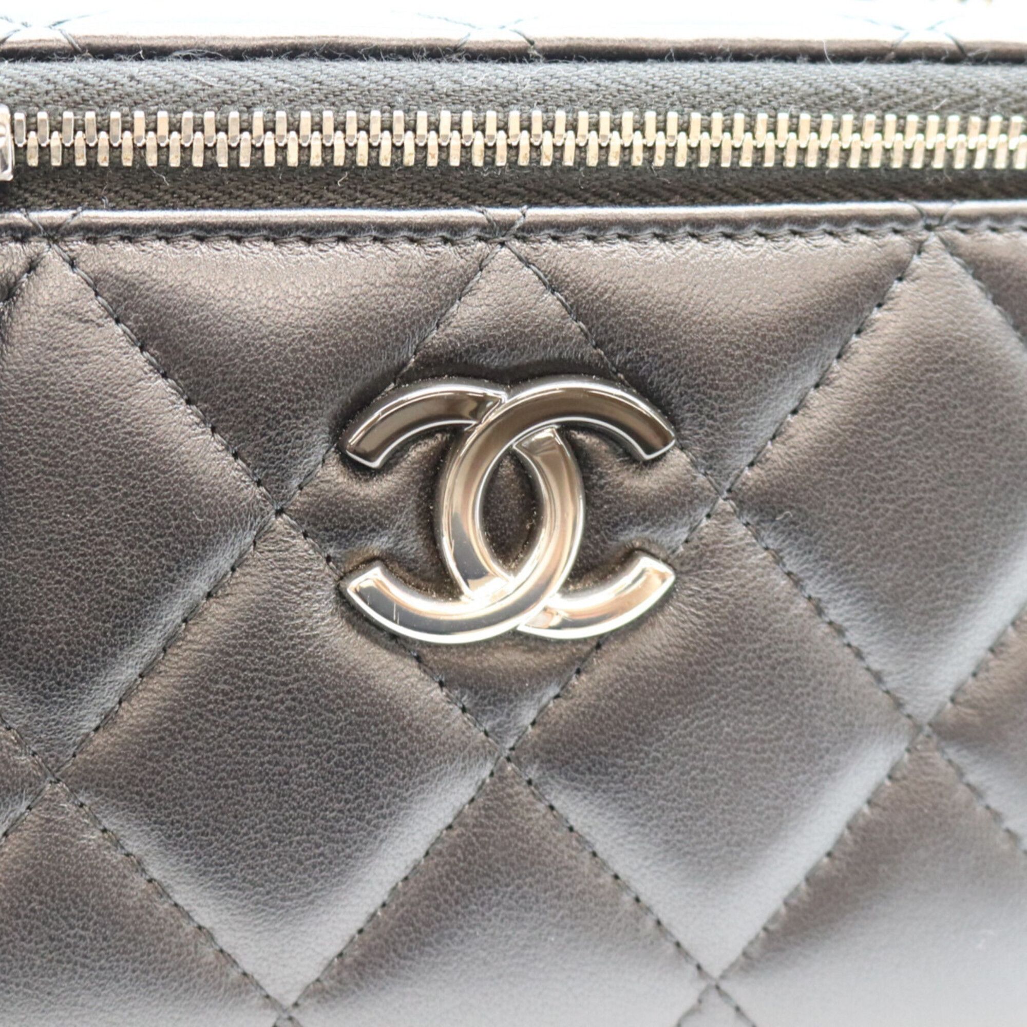Leather Shoulder Bag (Pre-Owned) - Chanel - Modalova