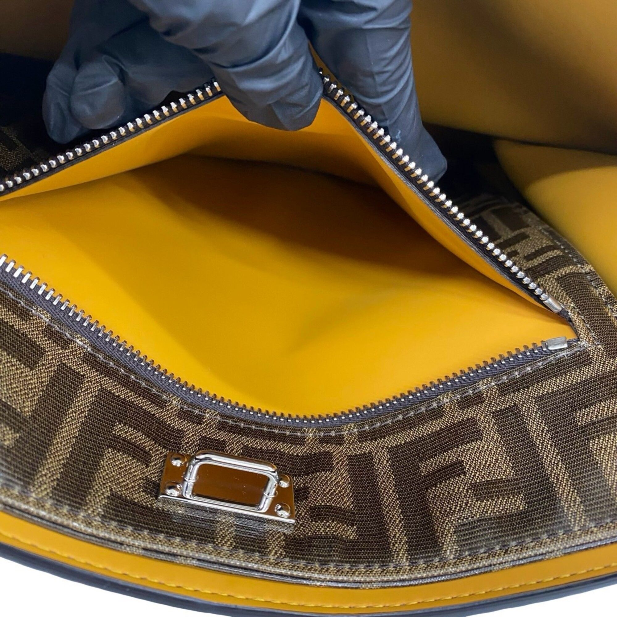 Leather Handbag Shoulder Bag (Pre-Owned) - Fendi - Modalova