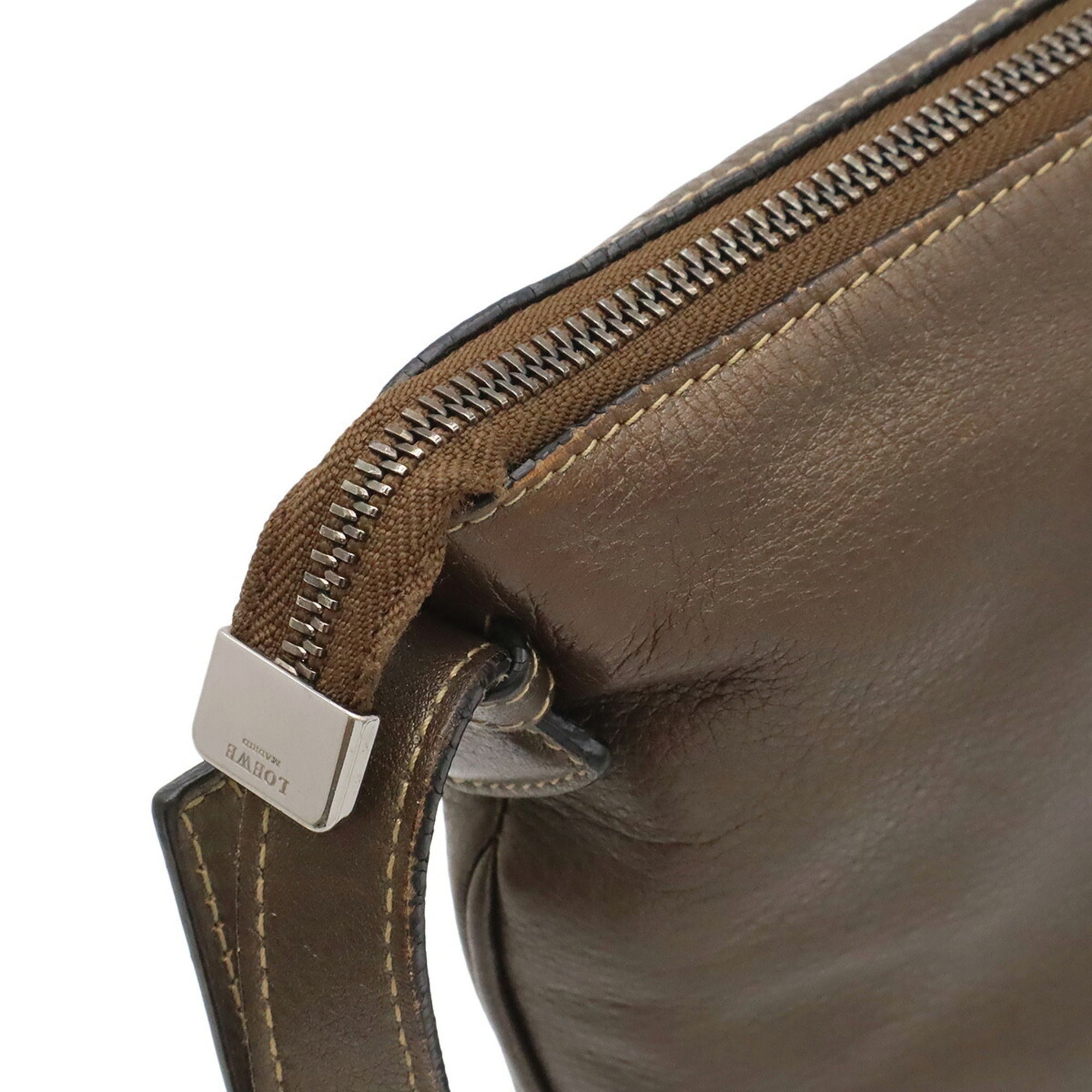 Leather Shoulder Bag (Pre-Owned) - Loewe - Modalova