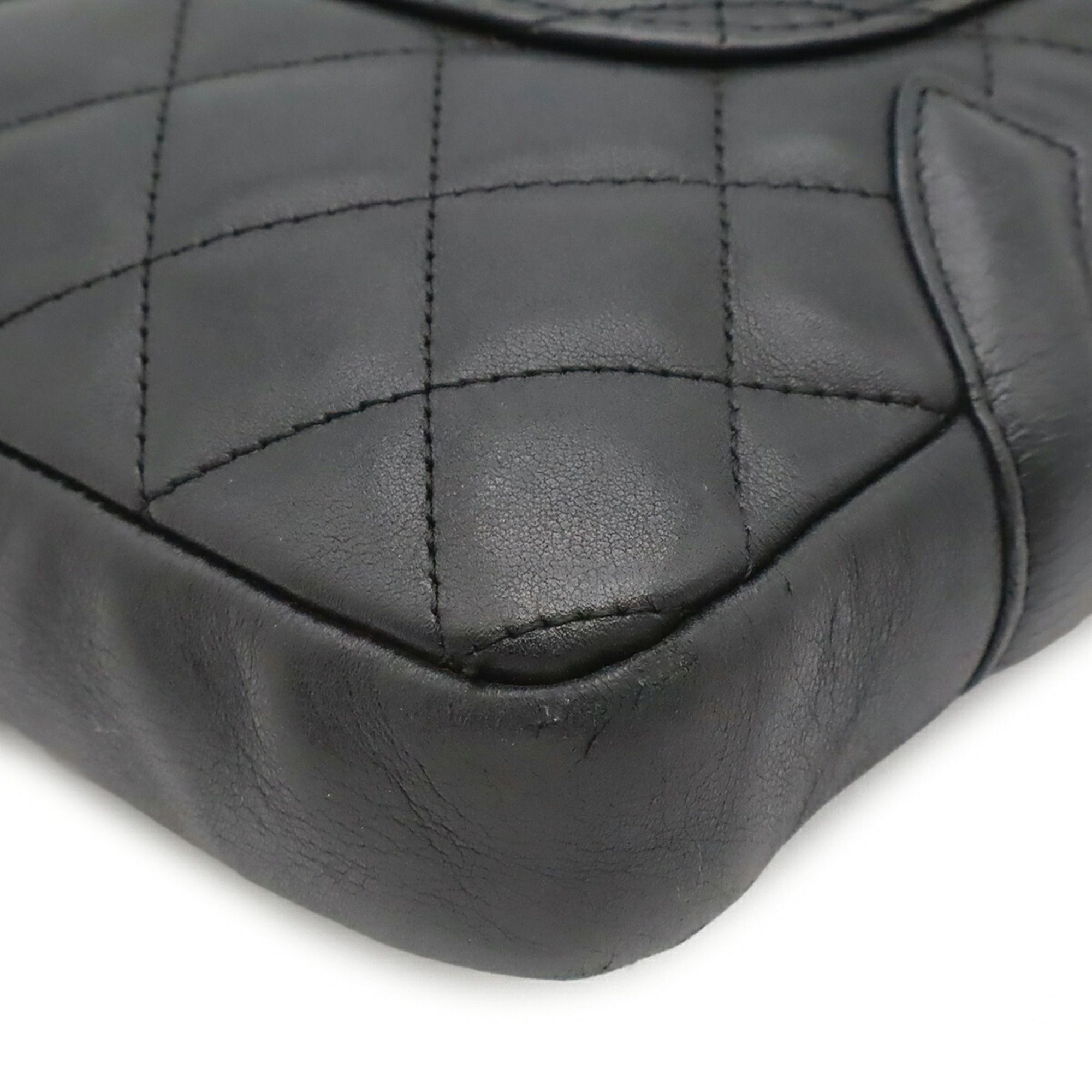 Leather Shoulder Bag (Pre-Owned) - Chanel - Modalova
