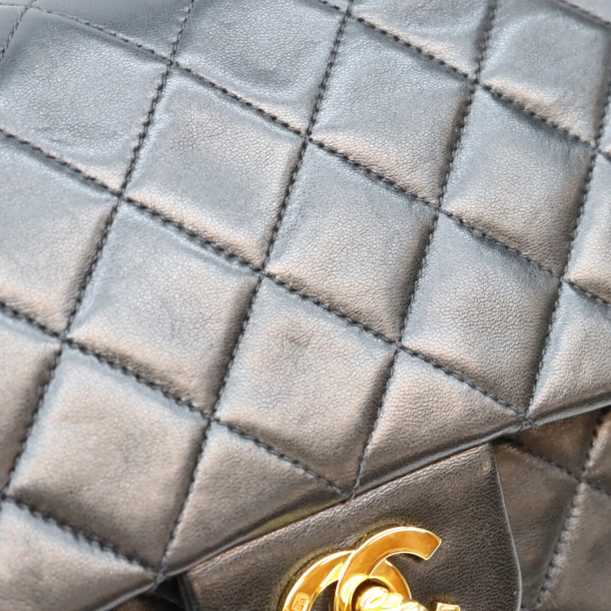 Leather Shoulder Bag (Pre-Owned) - Chanel - Modalova