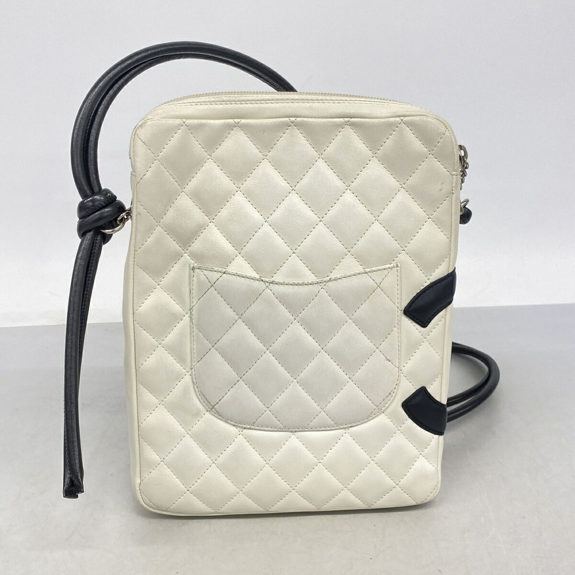 Leather Shoulder Bag (Pre-Owned) - Chanel - Modalova