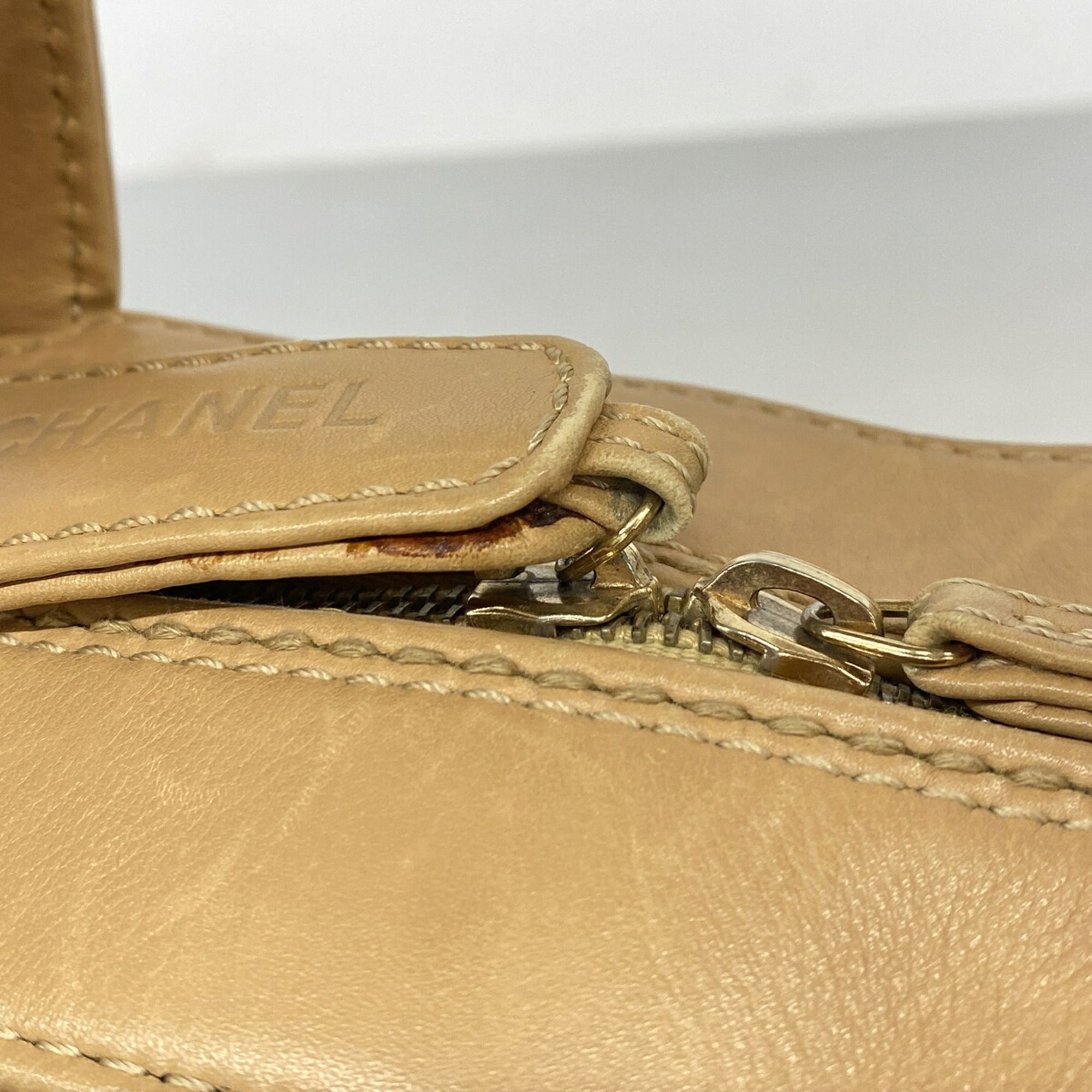 Leather Handbag (Pre-Owned) - Chanel - Modalova