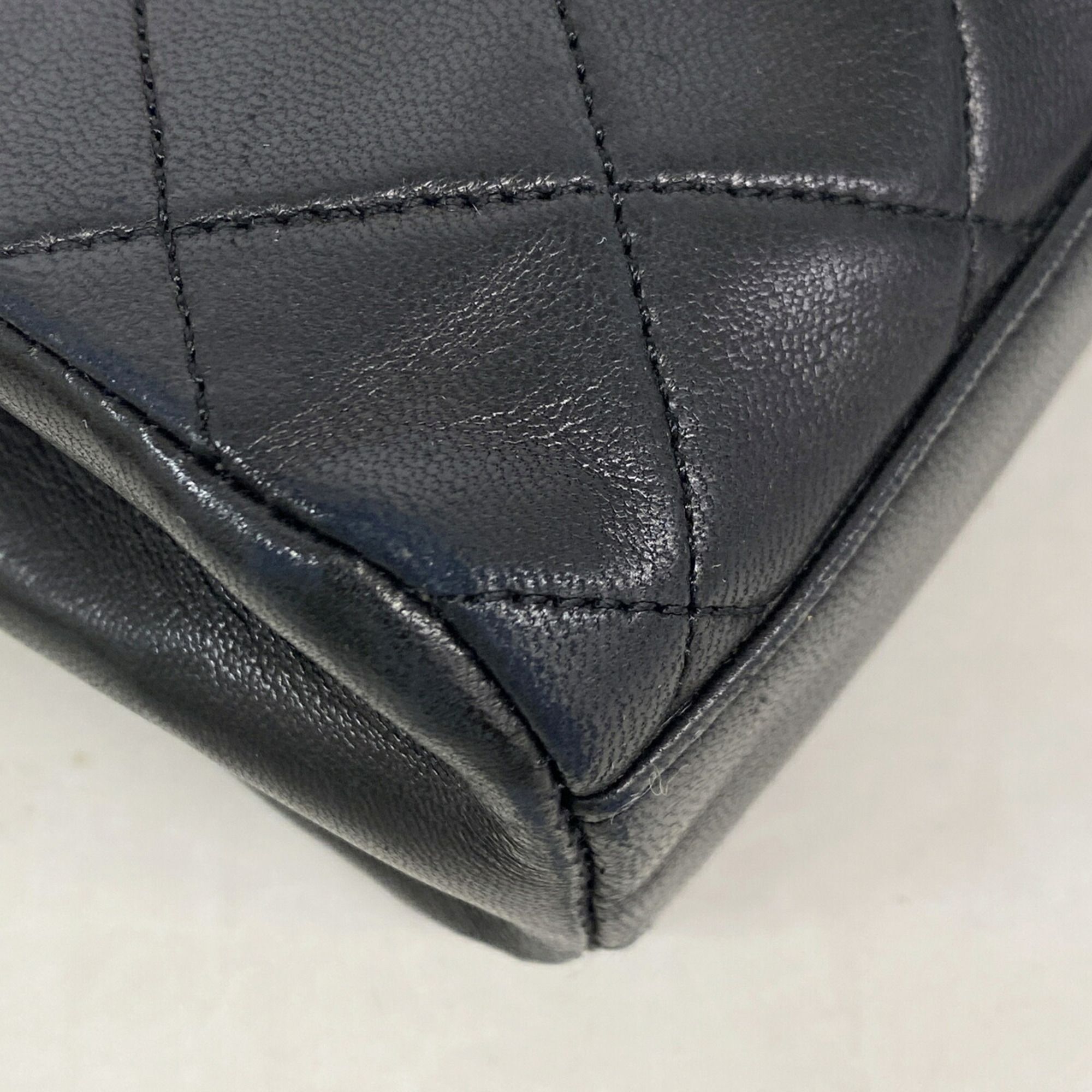 Leather Shoulder Bag (Pre-Owned) - Chanel - Modalova