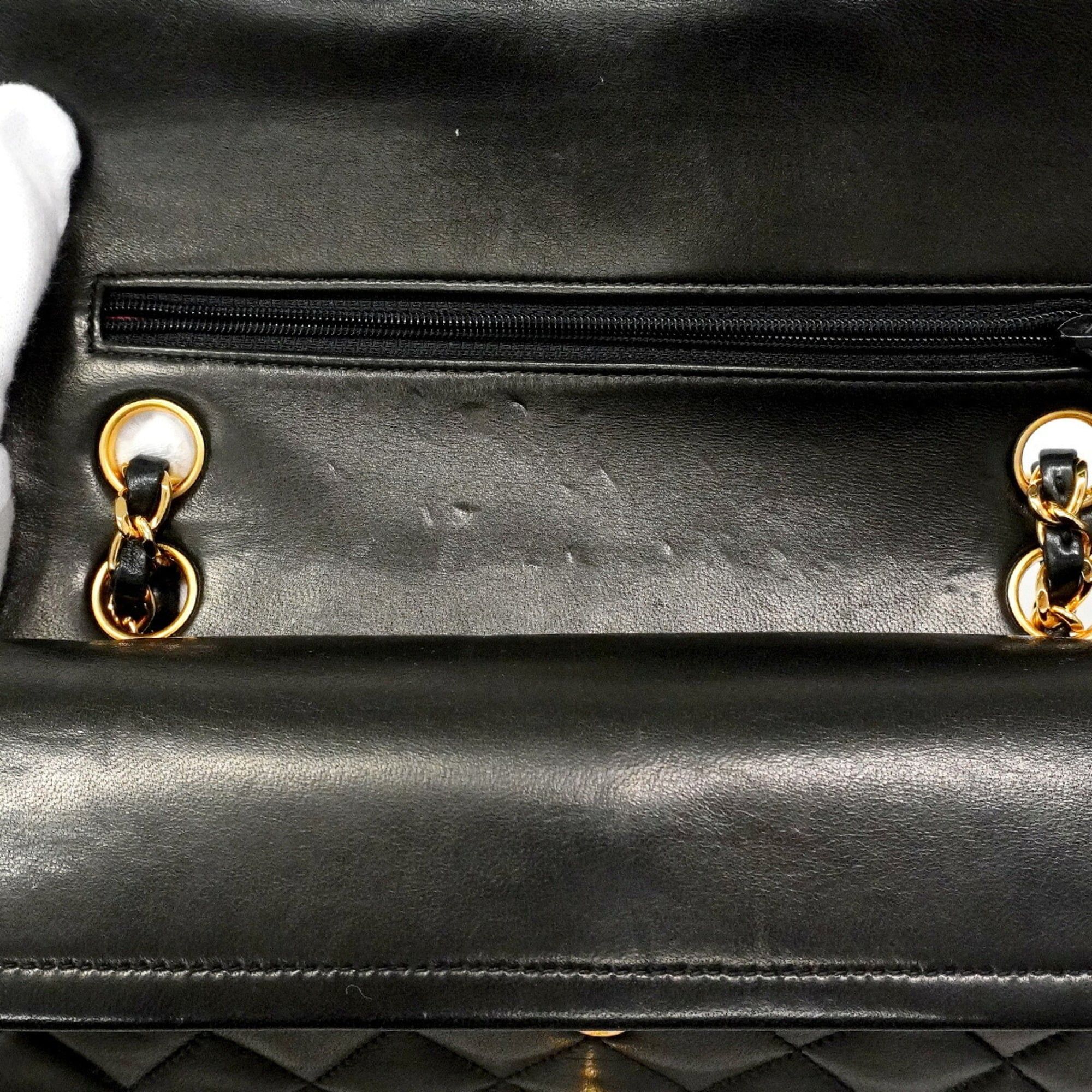 Leather Shoulder Bag (Pre-Owned) - Chanel - Modalova