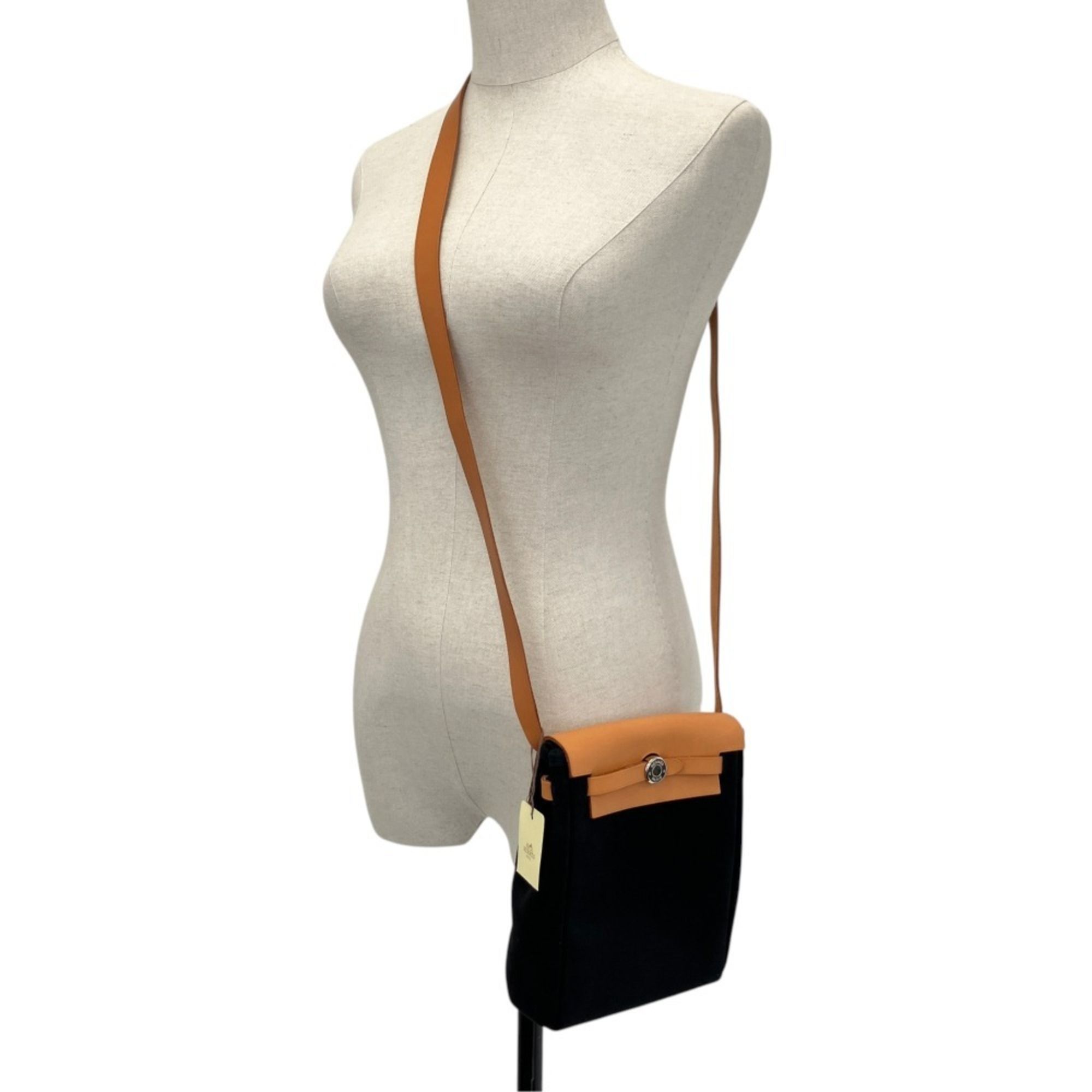 Canvas Toile H Shoulder Bag (Pre-Owned) - Hermes - Modalova