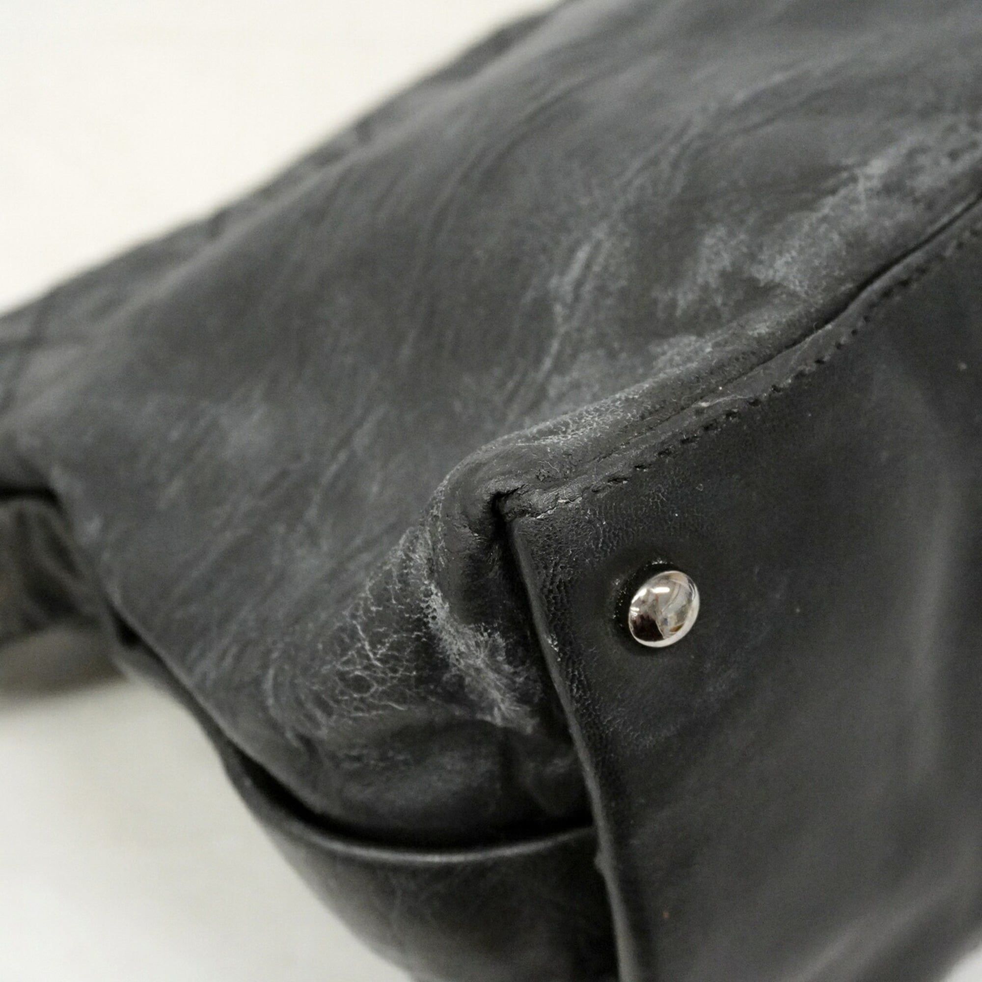 Leather Shoulder Bag (Pre-Owned) - Chanel - Modalova