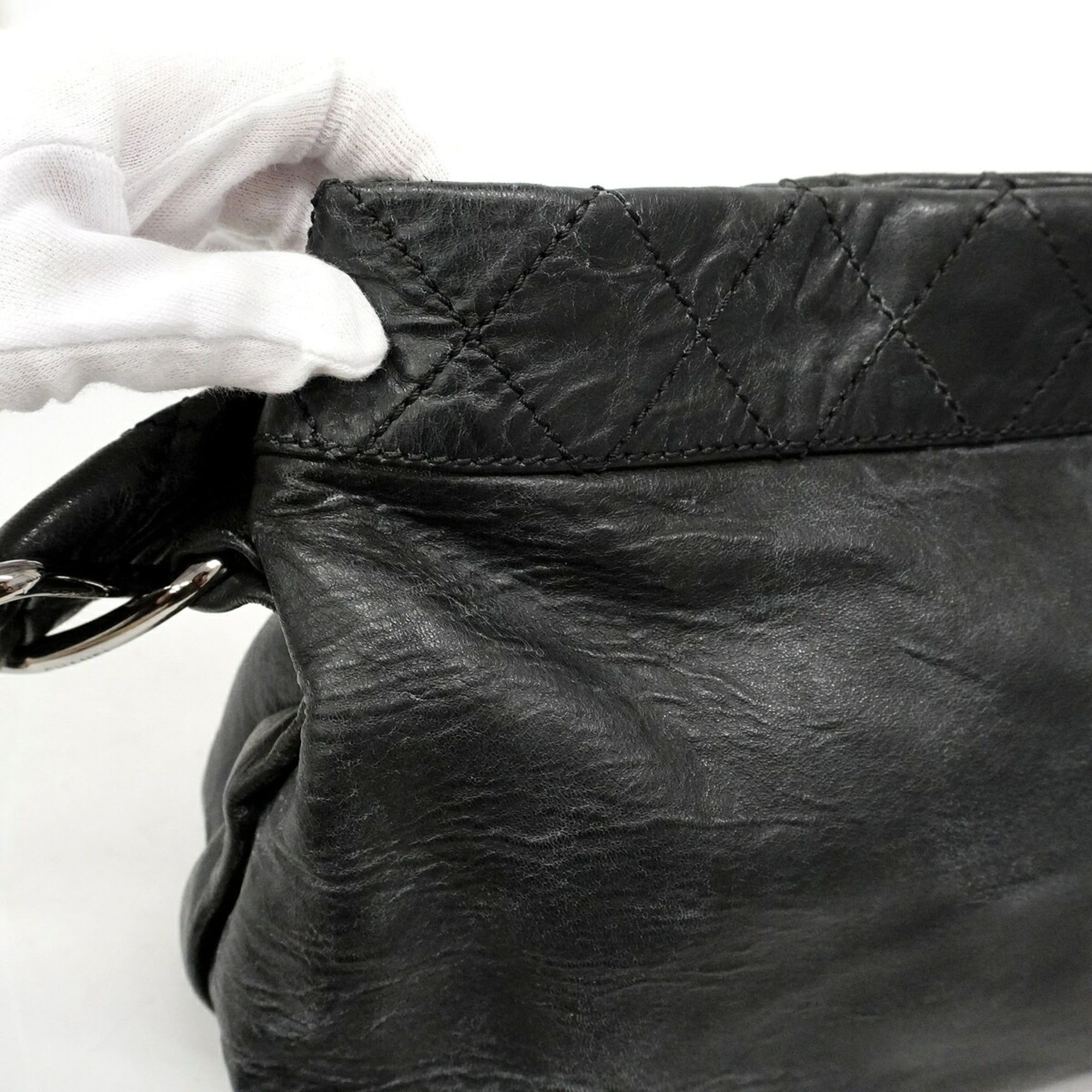 Leather Shoulder Bag (Pre-Owned) - Chanel - Modalova