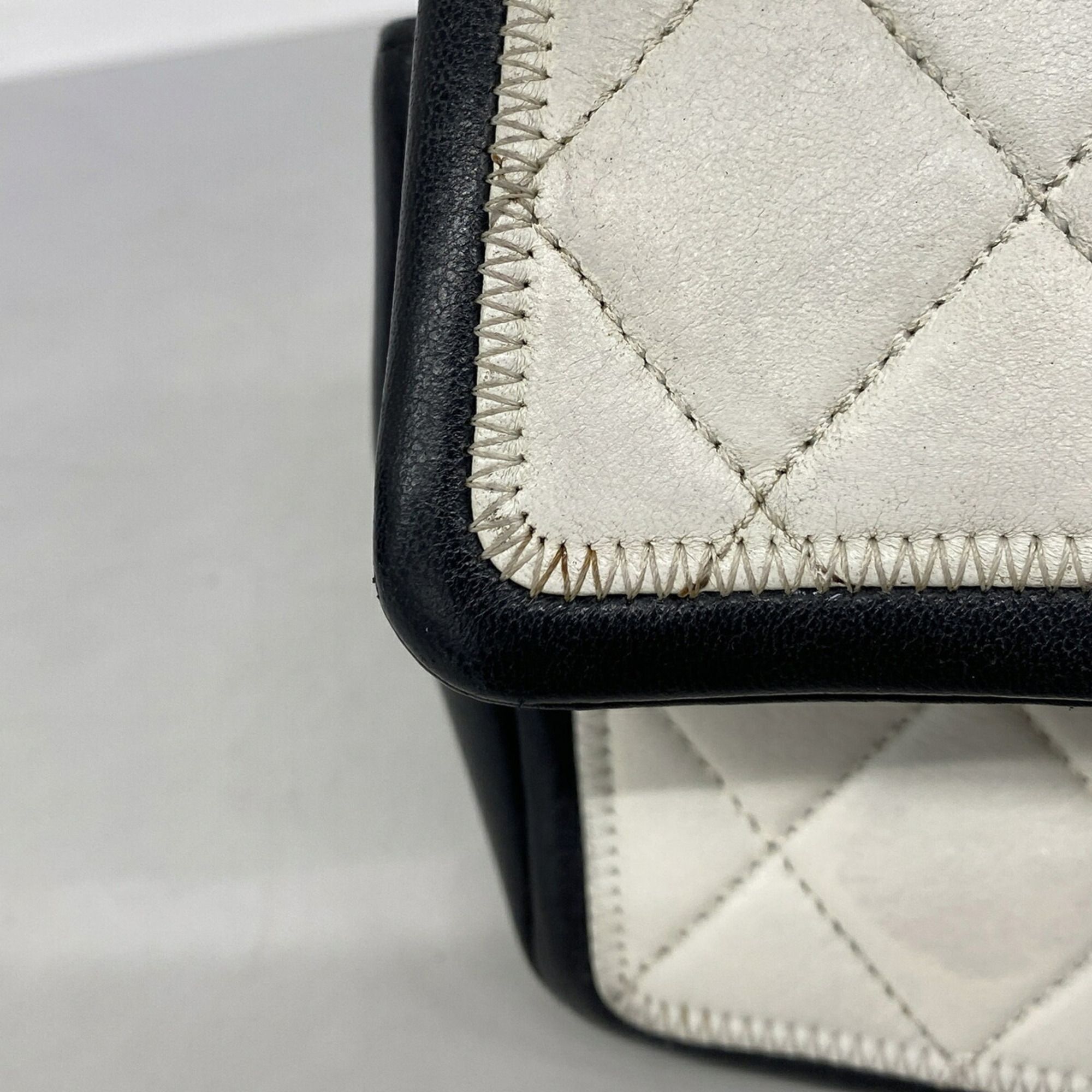 Leather Shoulder Bag (Pre-Owned) - Chanel - Modalova