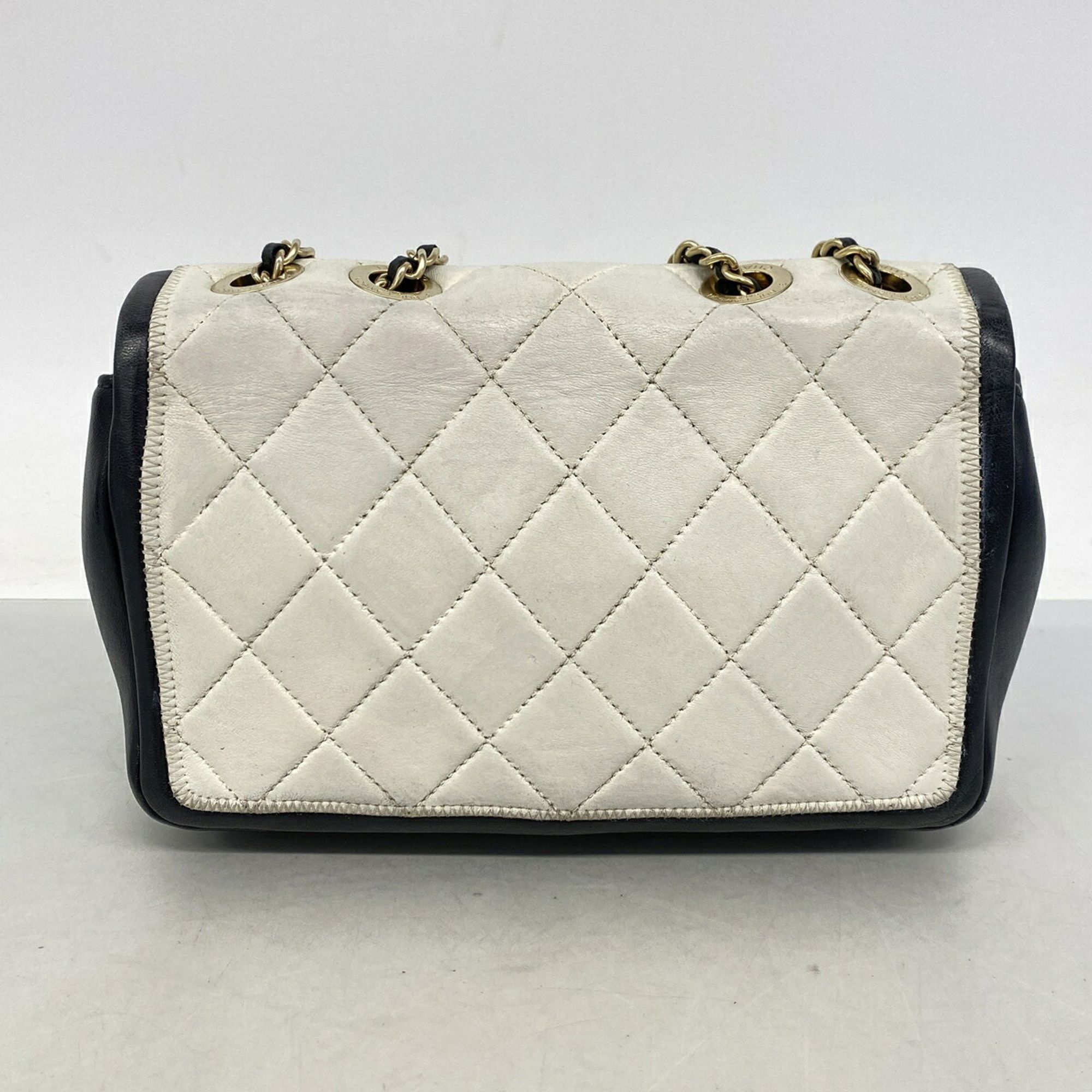 Leather Shoulder Bag (Pre-Owned) - Chanel - Modalova