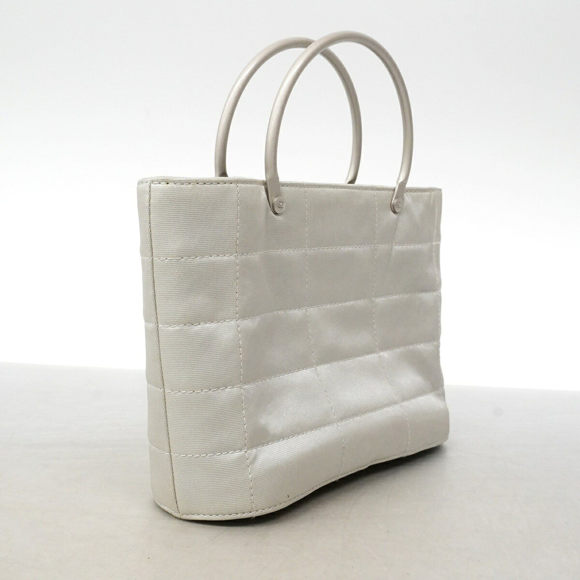 Nylon Handbag (Pre-Owned) - Chanel - Modalova