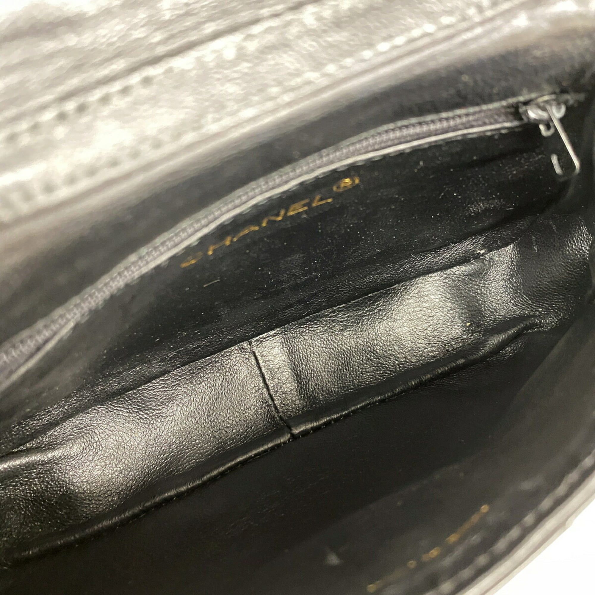 Leather Shoulder Bag (Pre-Owned) - Chanel - Modalova
