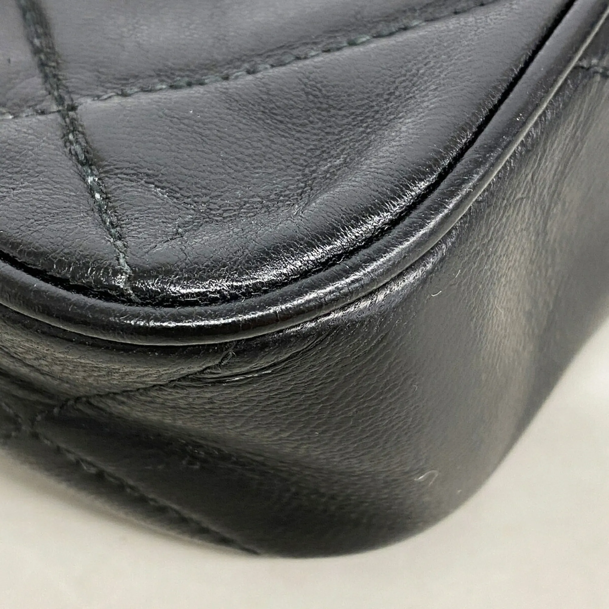 Leather Shoulder Bag (Pre-Owned) - Chanel - Modalova